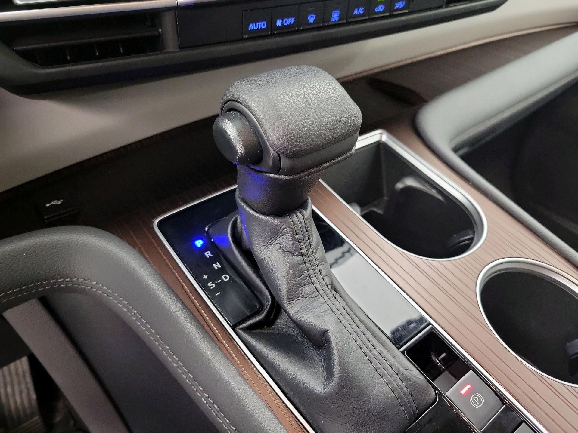 Thumbnail: 2022 Toyota Sienna - 18