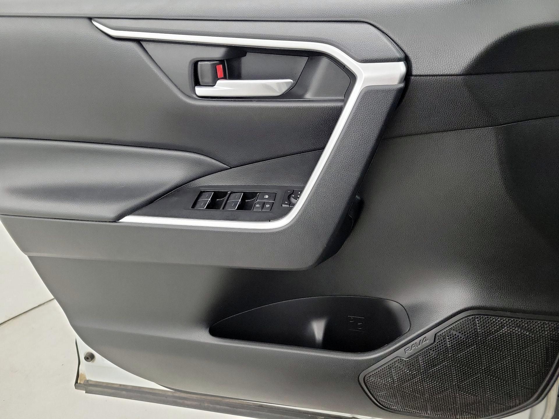 Thumbnail: 2023 Toyota RAV4 - 12