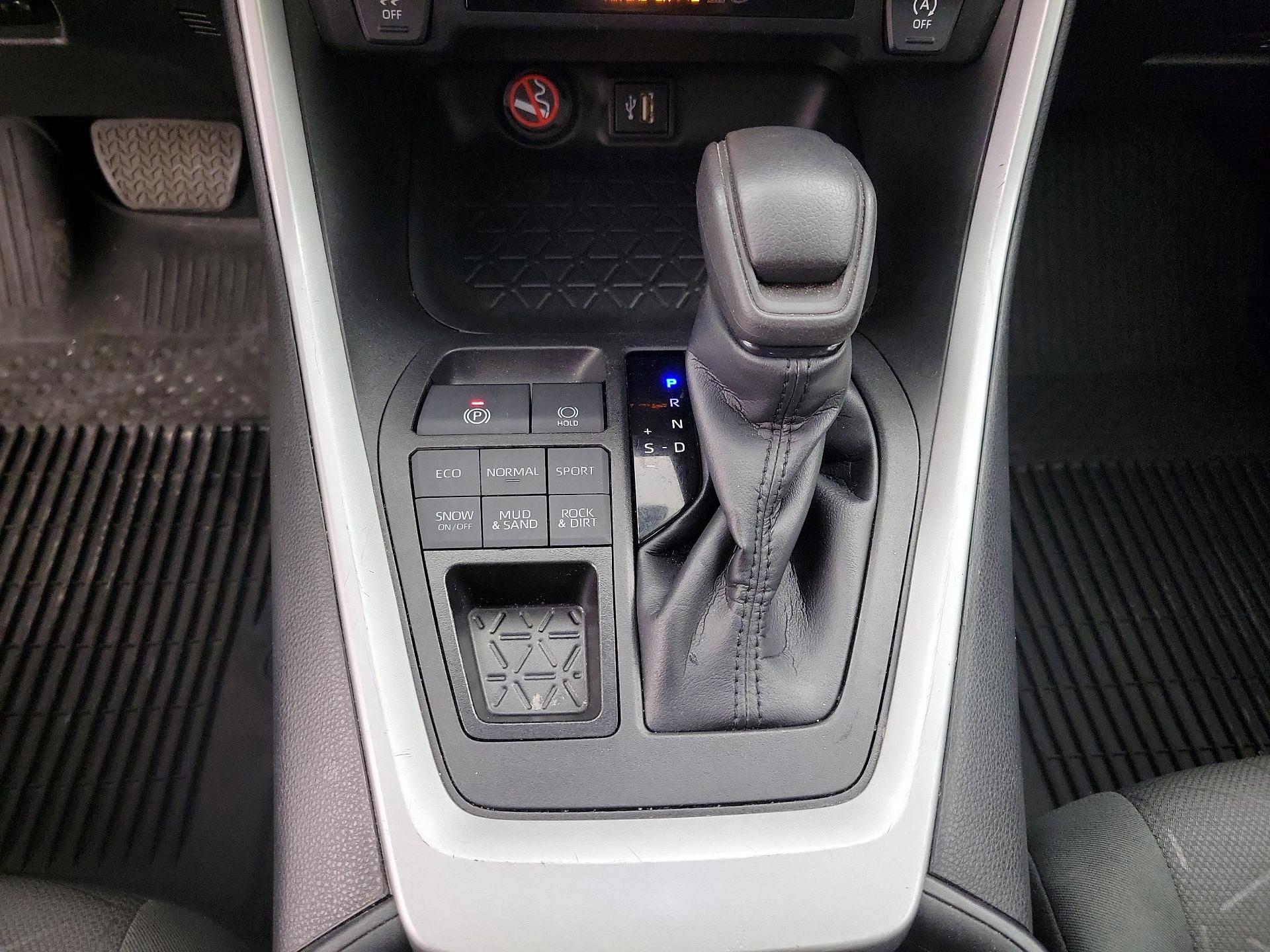 Thumbnail: 2023 Toyota RAV4 - 17