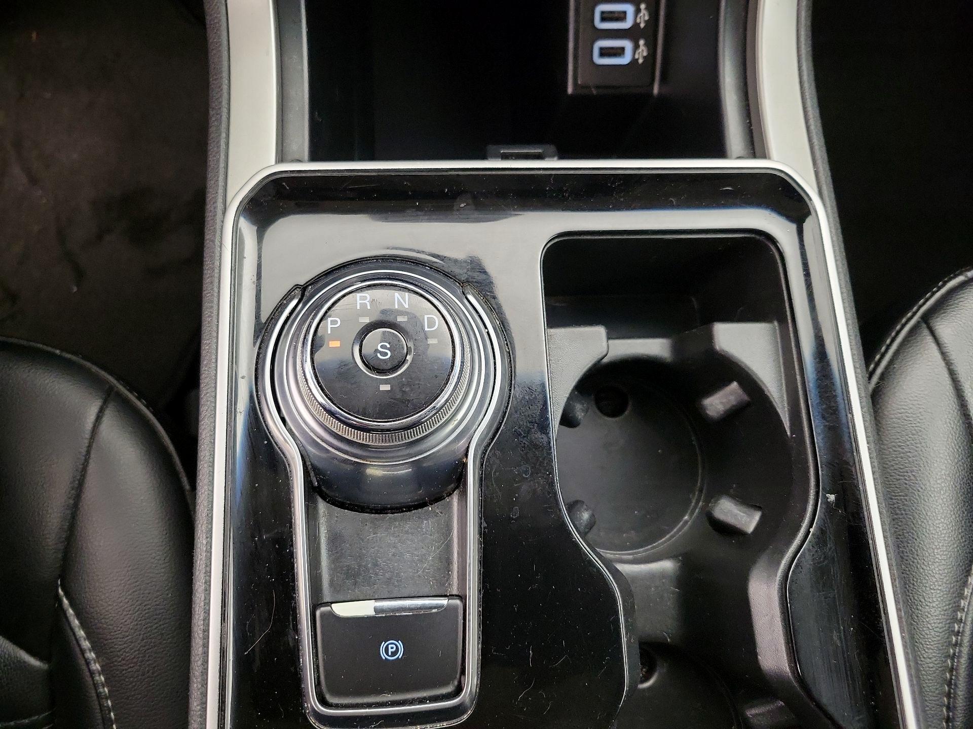 Thumbnail: 2020 Ford Edge - 17