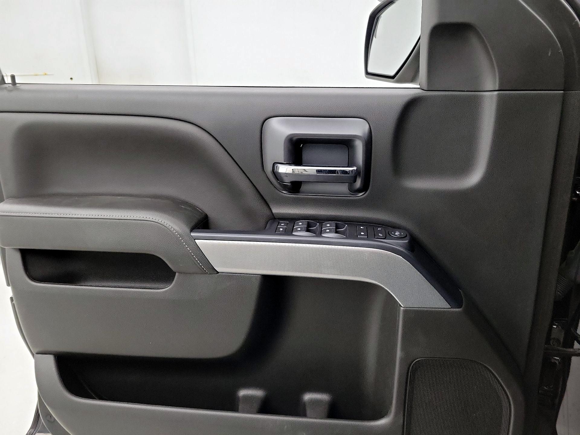 Thumbnail: 2018 Chevrolet Silverado 1500 - 12