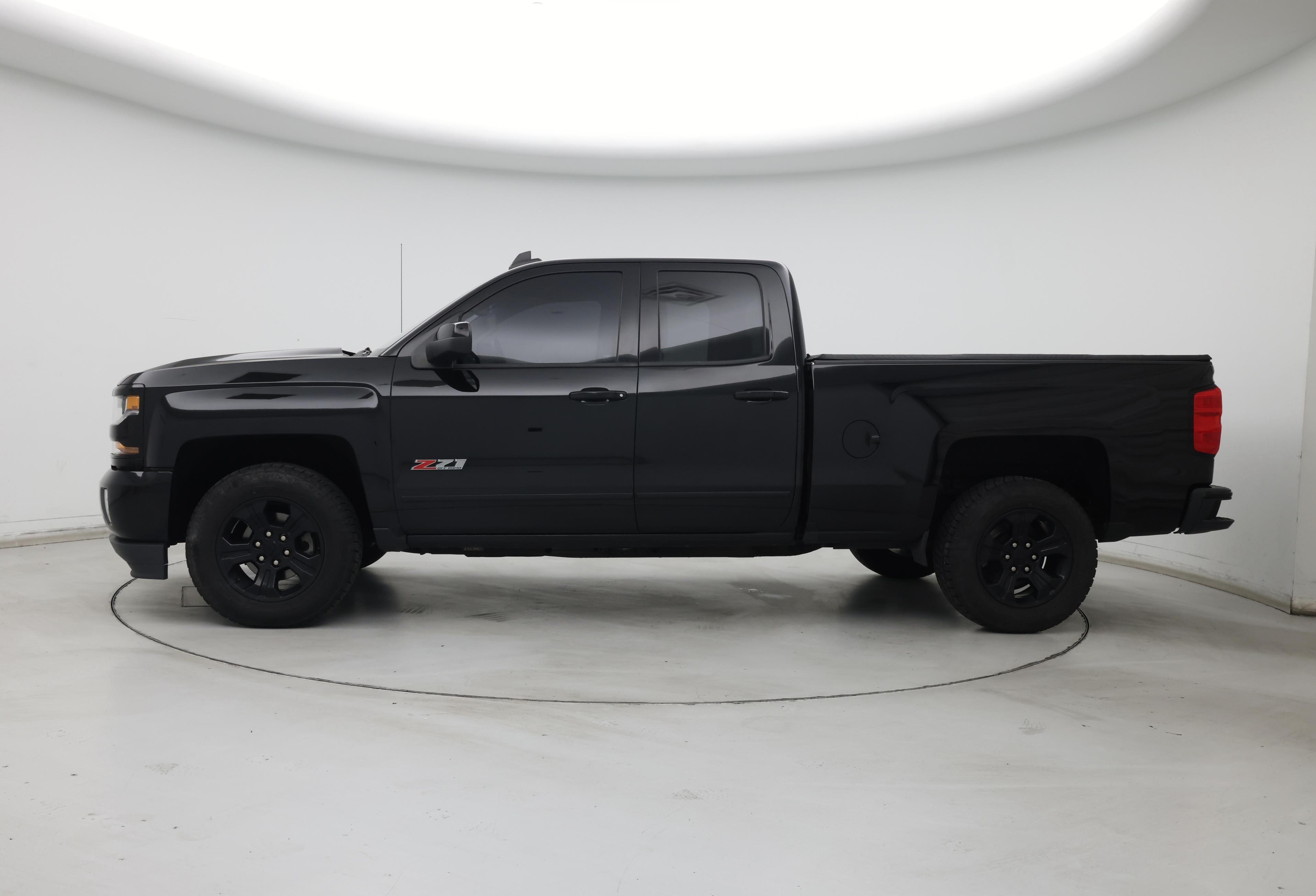 Thumbnail: 2018 Chevrolet Silverado 1500 - 3