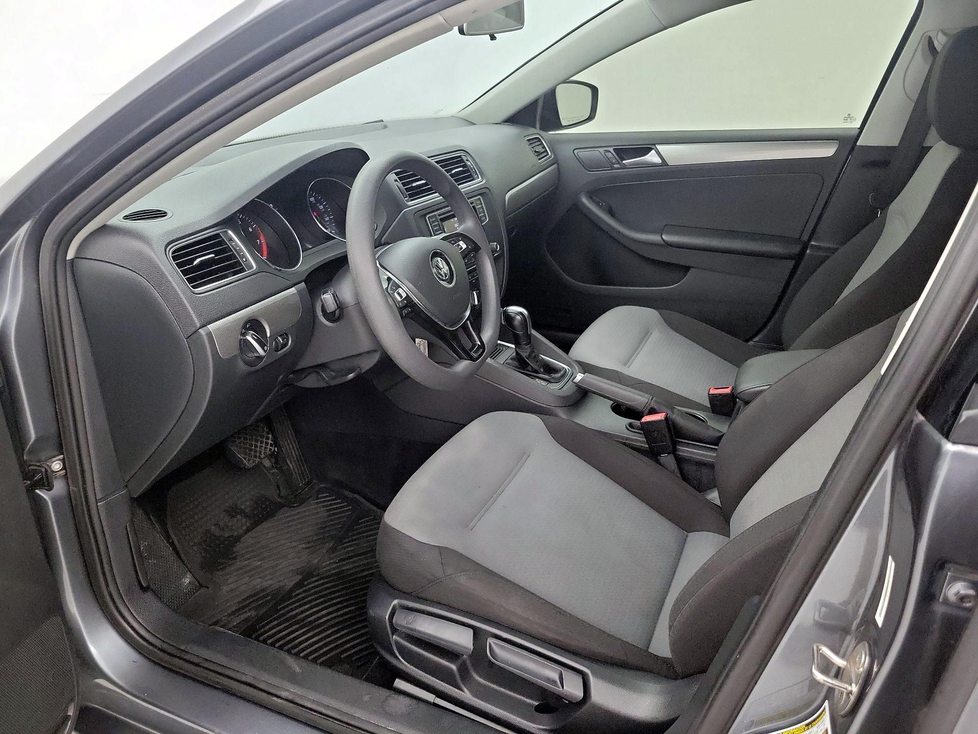 Thumbnail: 2018 Volkswagen Jetta - 11