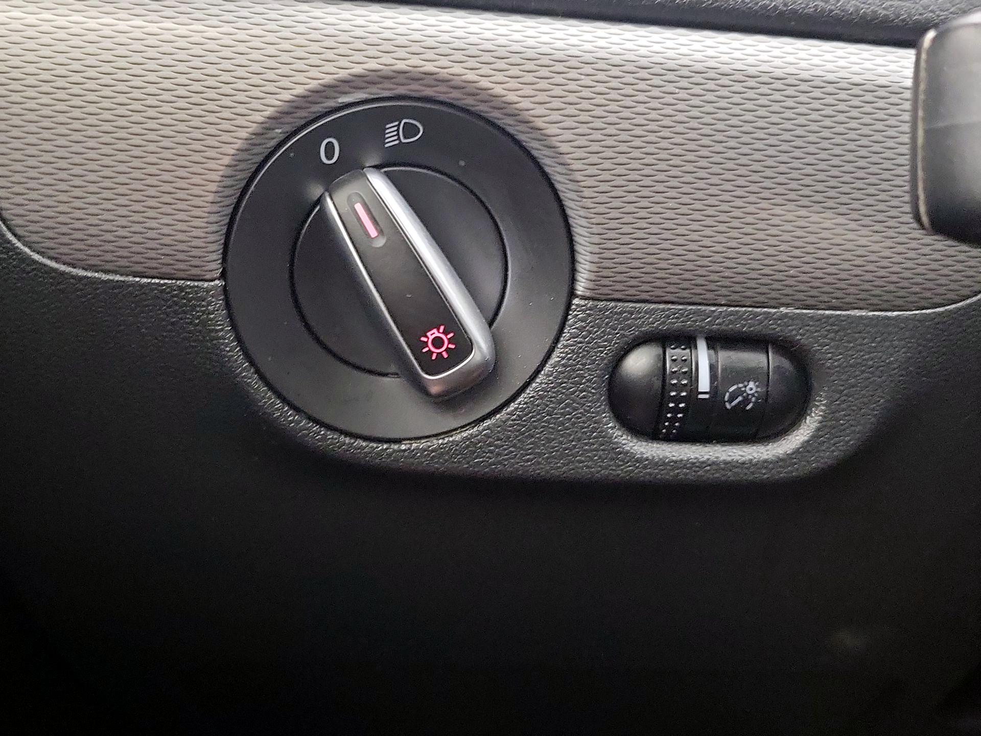 Thumbnail: 2018 Volkswagen Jetta - 13