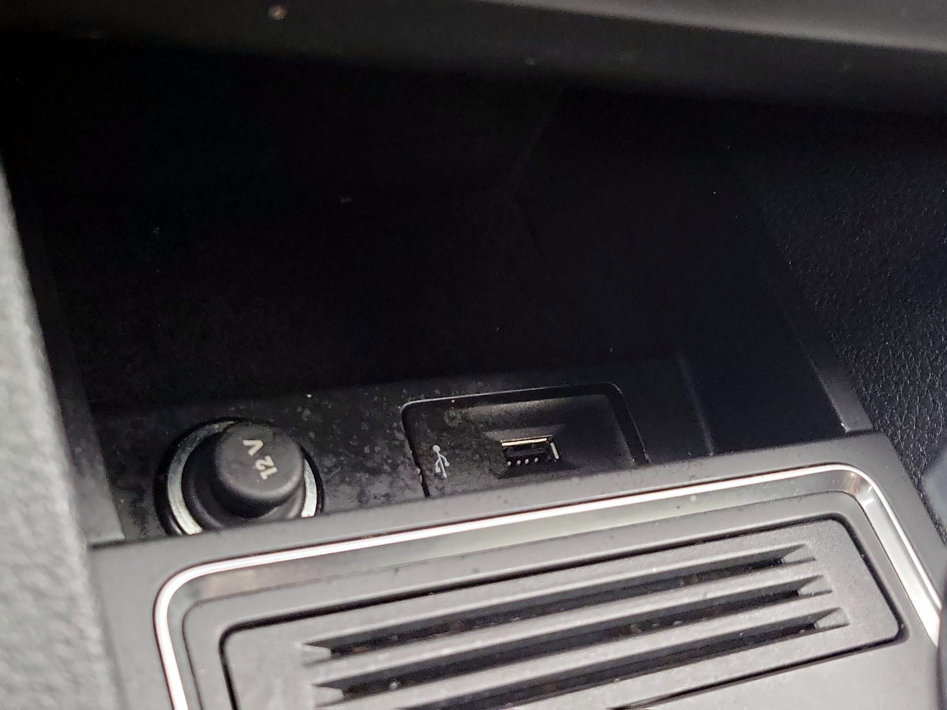 Thumbnail: 2018 Volkswagen Jetta - 18