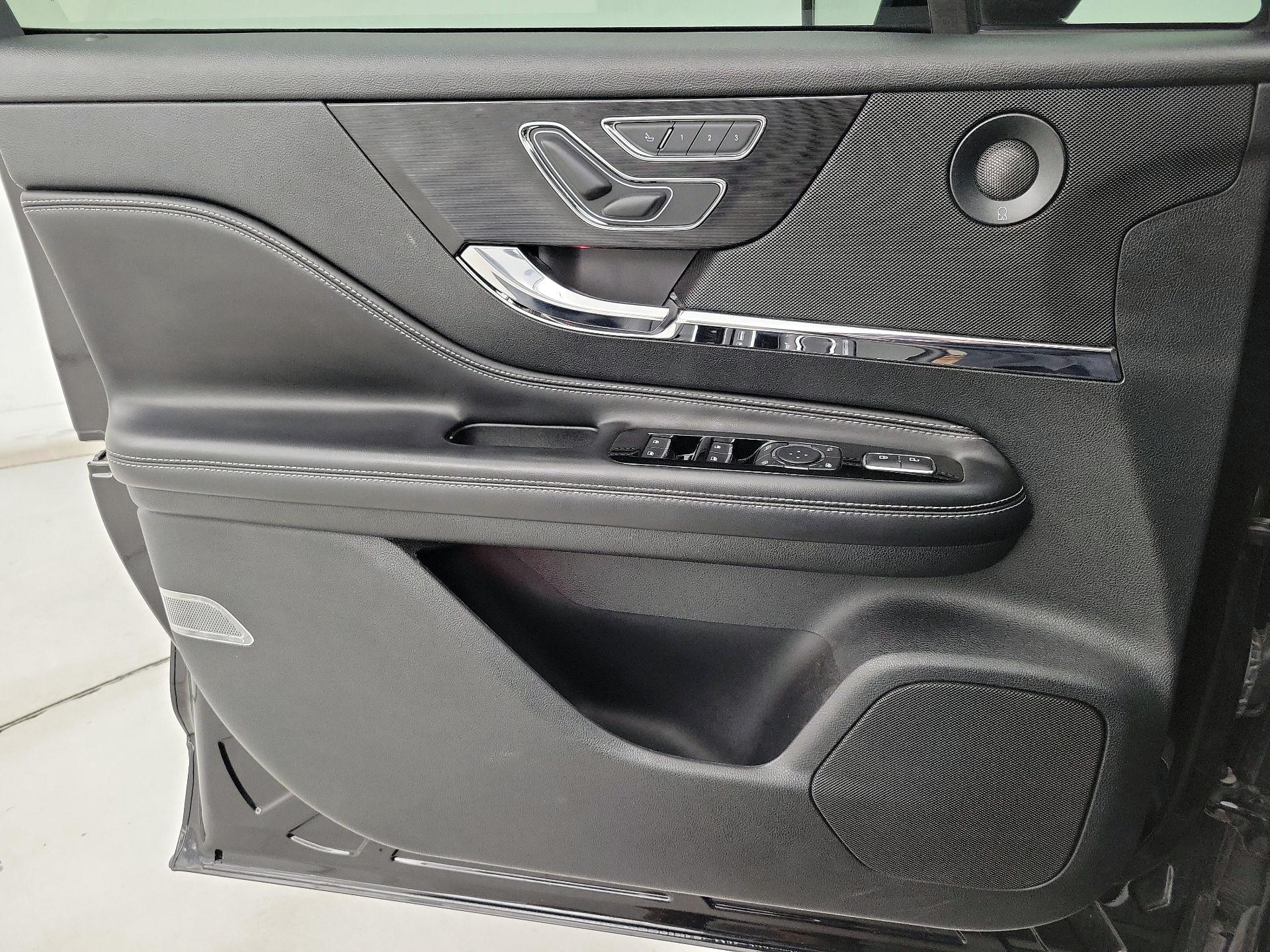 Thumbnail: 2021 Lincoln Corsair - 12