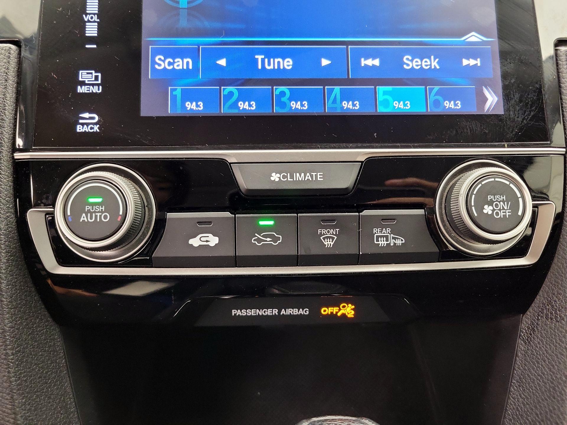 Thumbnail: 2016 Honda Civic - 16