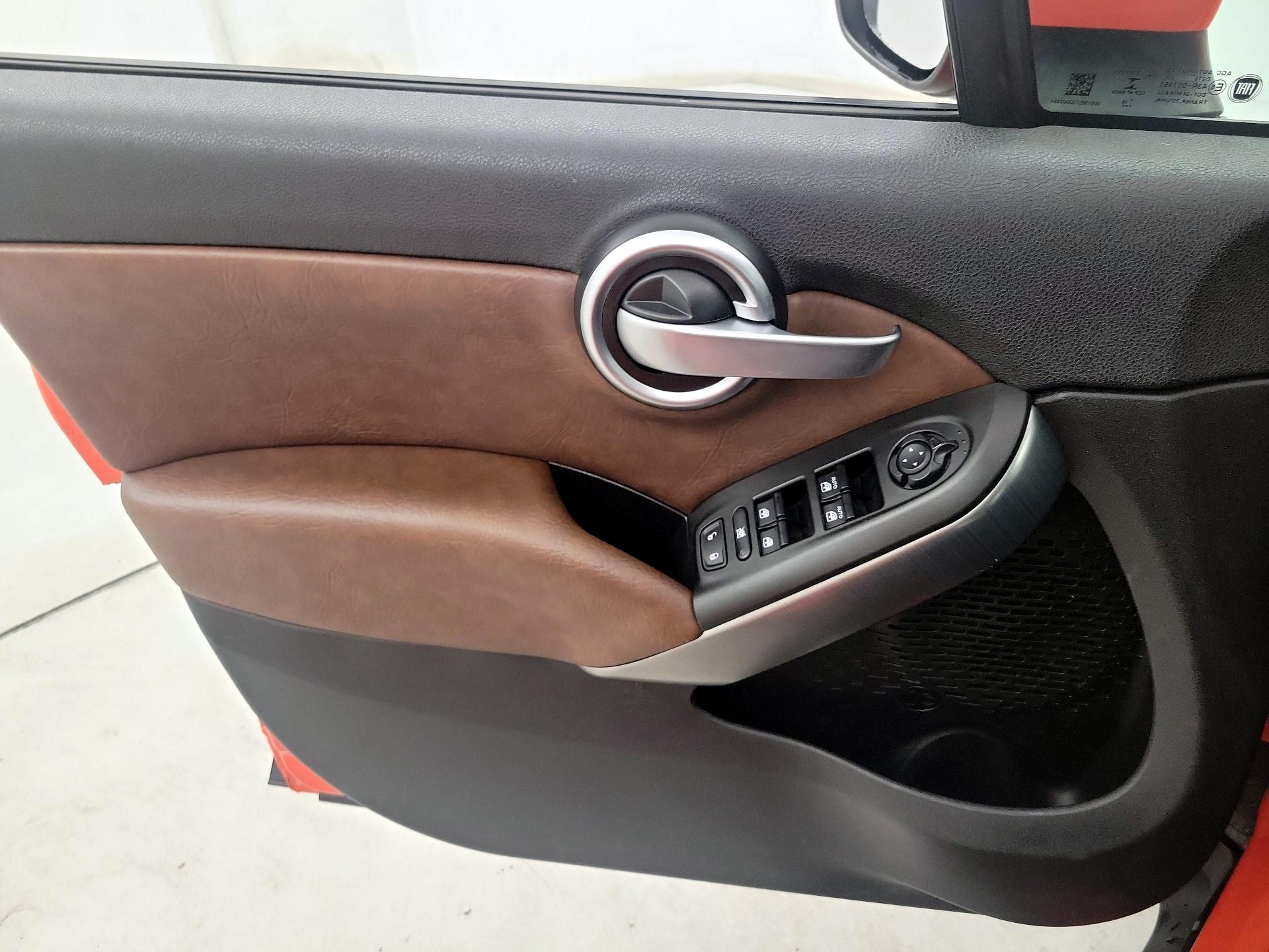 Thumbnail: 2016 Fiat 500X - 12