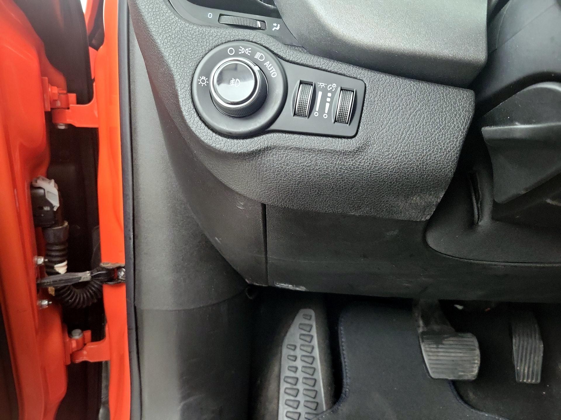 Thumbnail: 2016 Fiat 500X - 13