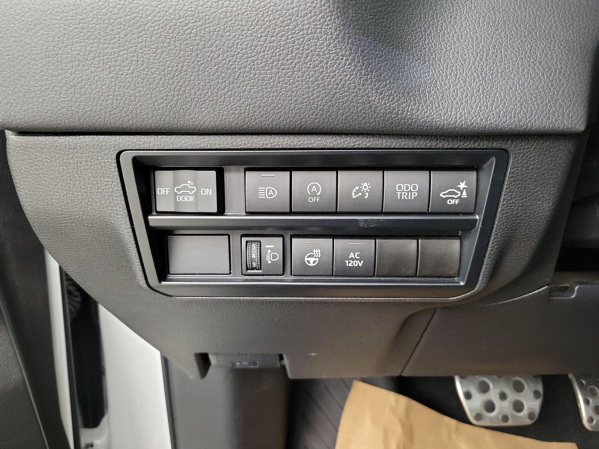 Thumbnail: 2023 Toyota Tundra - 13