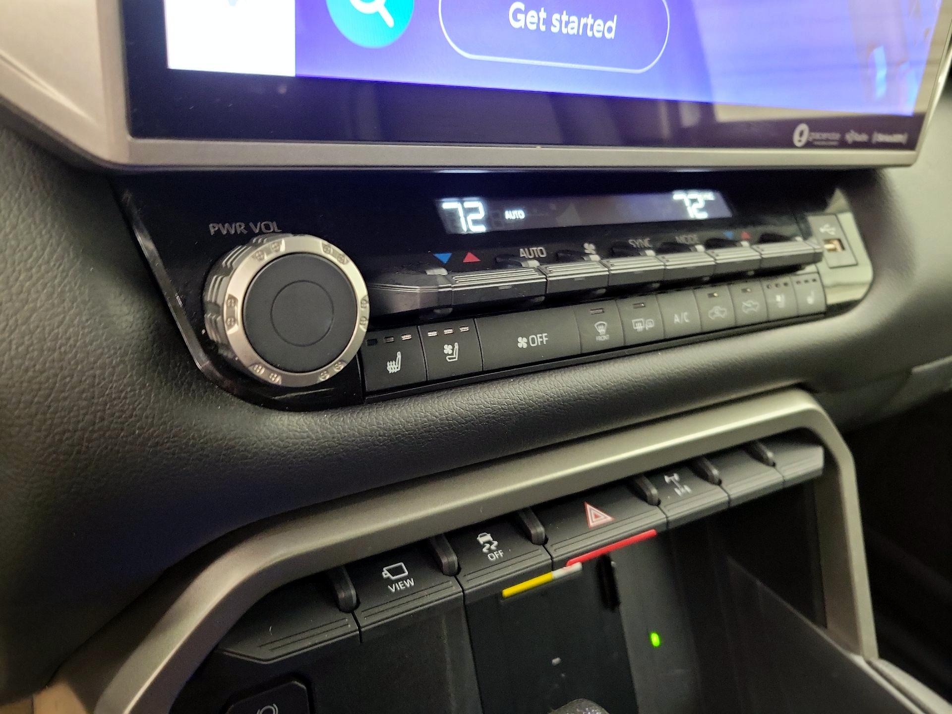 Thumbnail: 2023 Toyota Tundra - 17