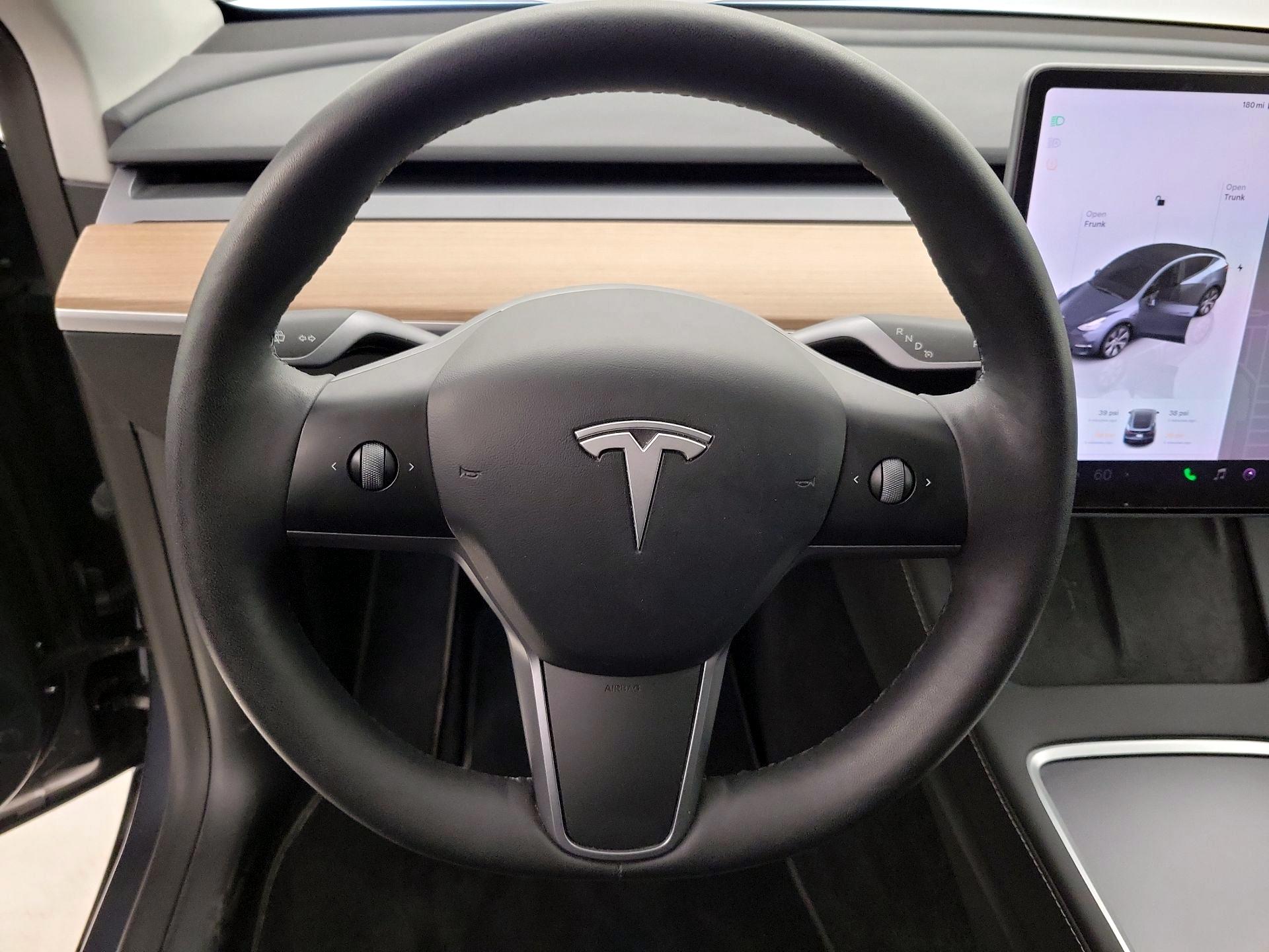 Thumbnail: 2023 Tesla Model Y - 10