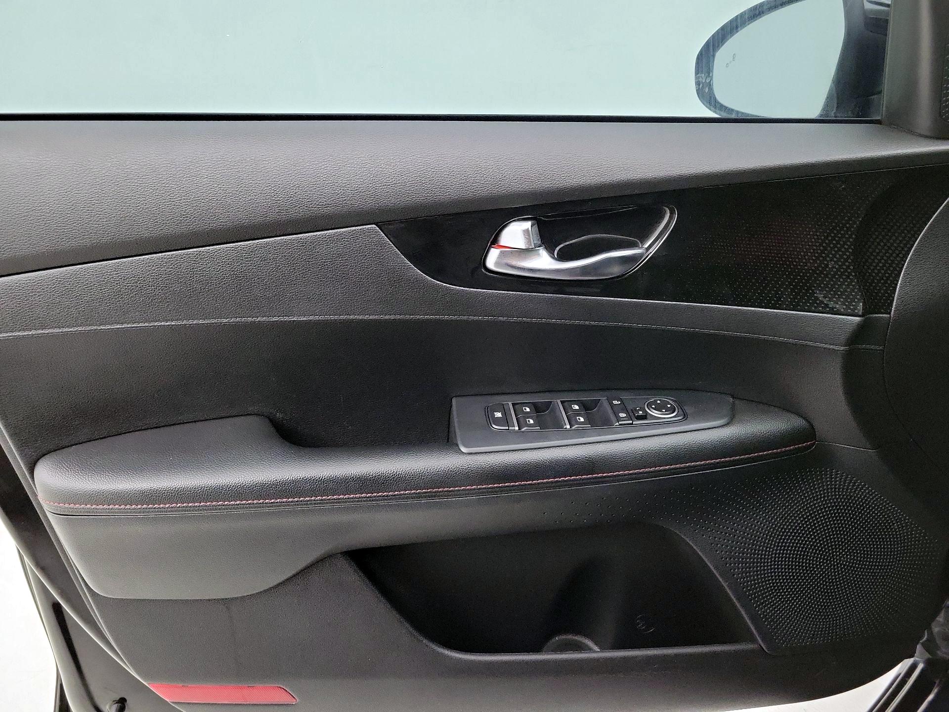 Thumbnail: 2021 Kia Forte - 12