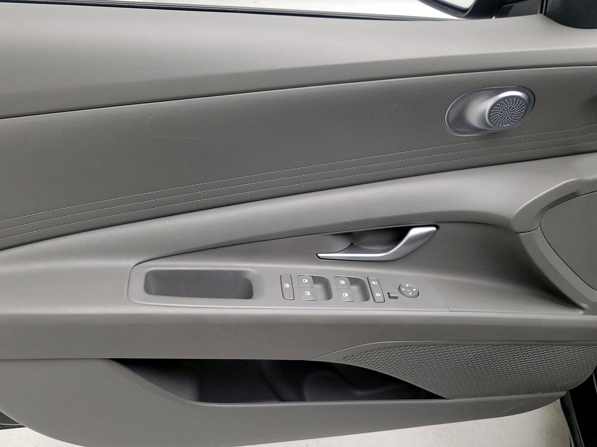 Thumbnail: 2024 Hyundai Elantra - 10