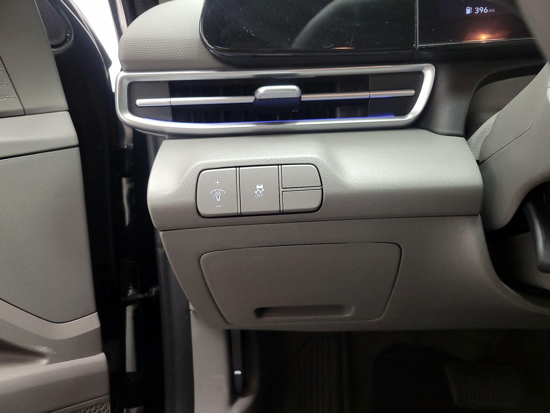 Thumbnail: 2024 Hyundai Elantra - 11