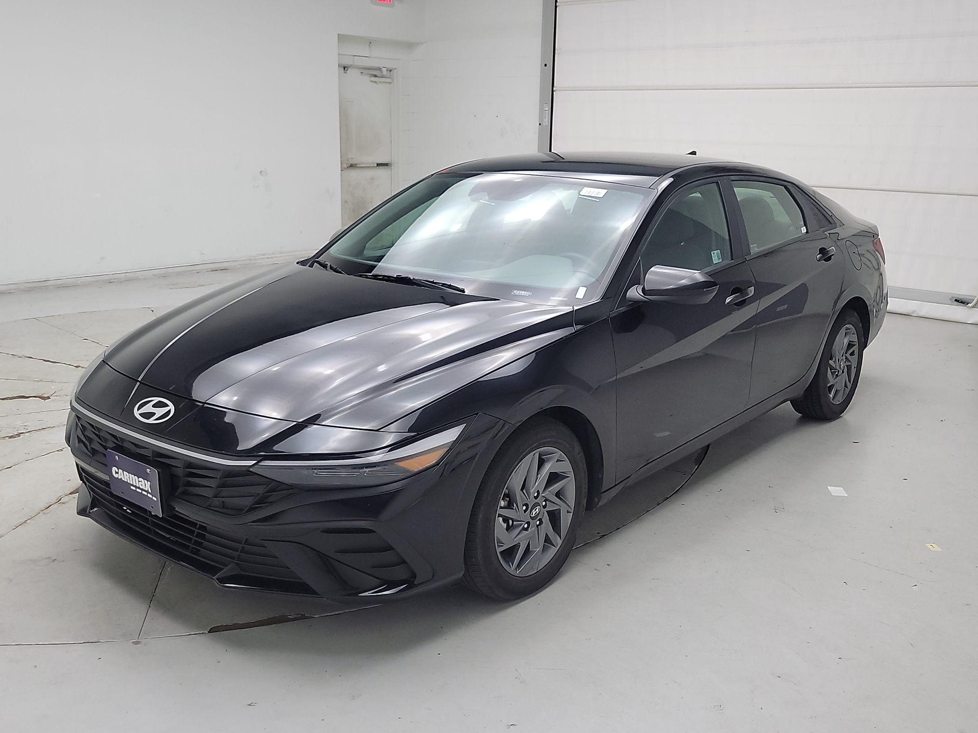 Thumbnail: 2024 Hyundai Elantra - 3