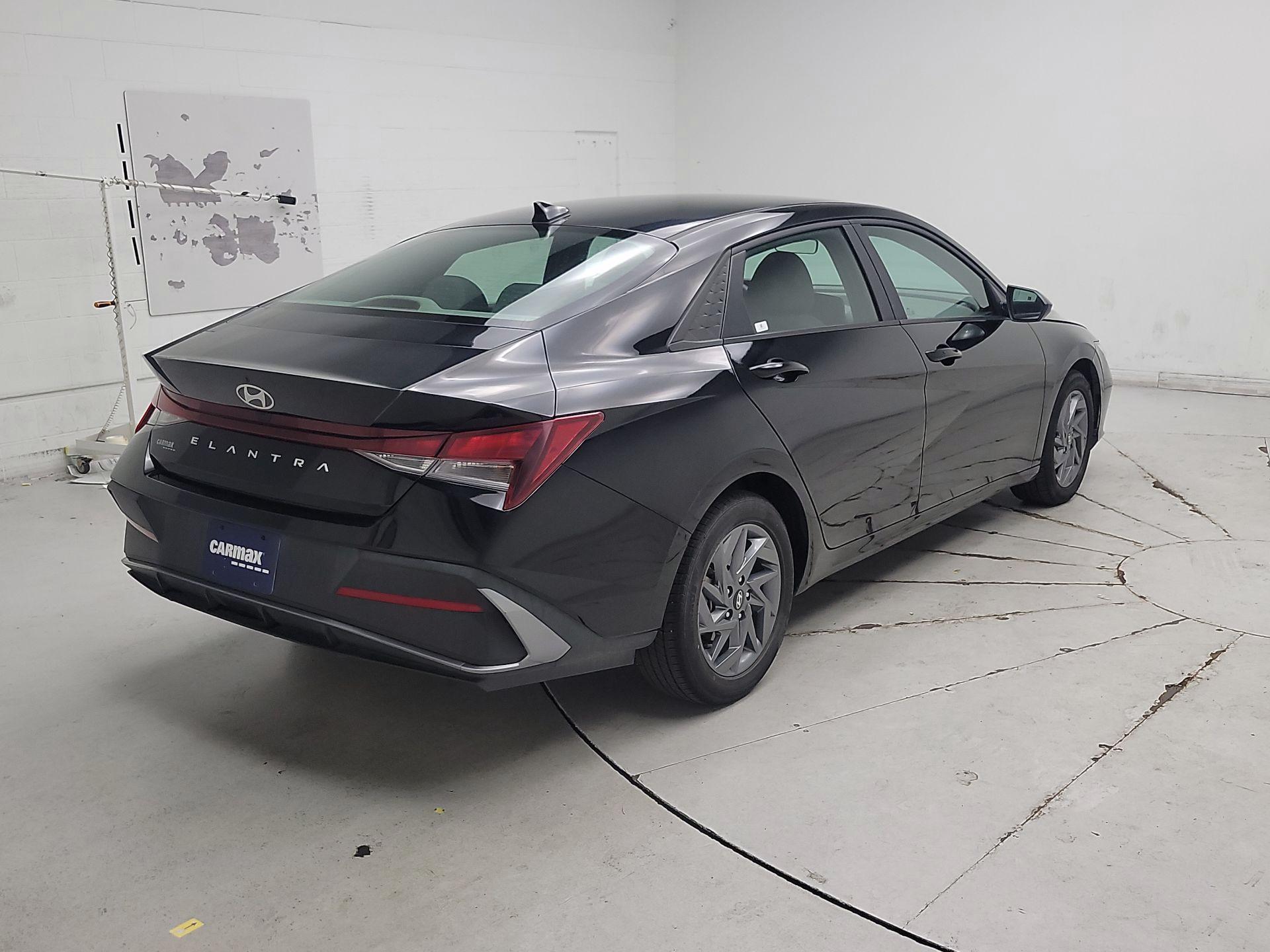 Thumbnail: 2024 Hyundai Elantra - 5