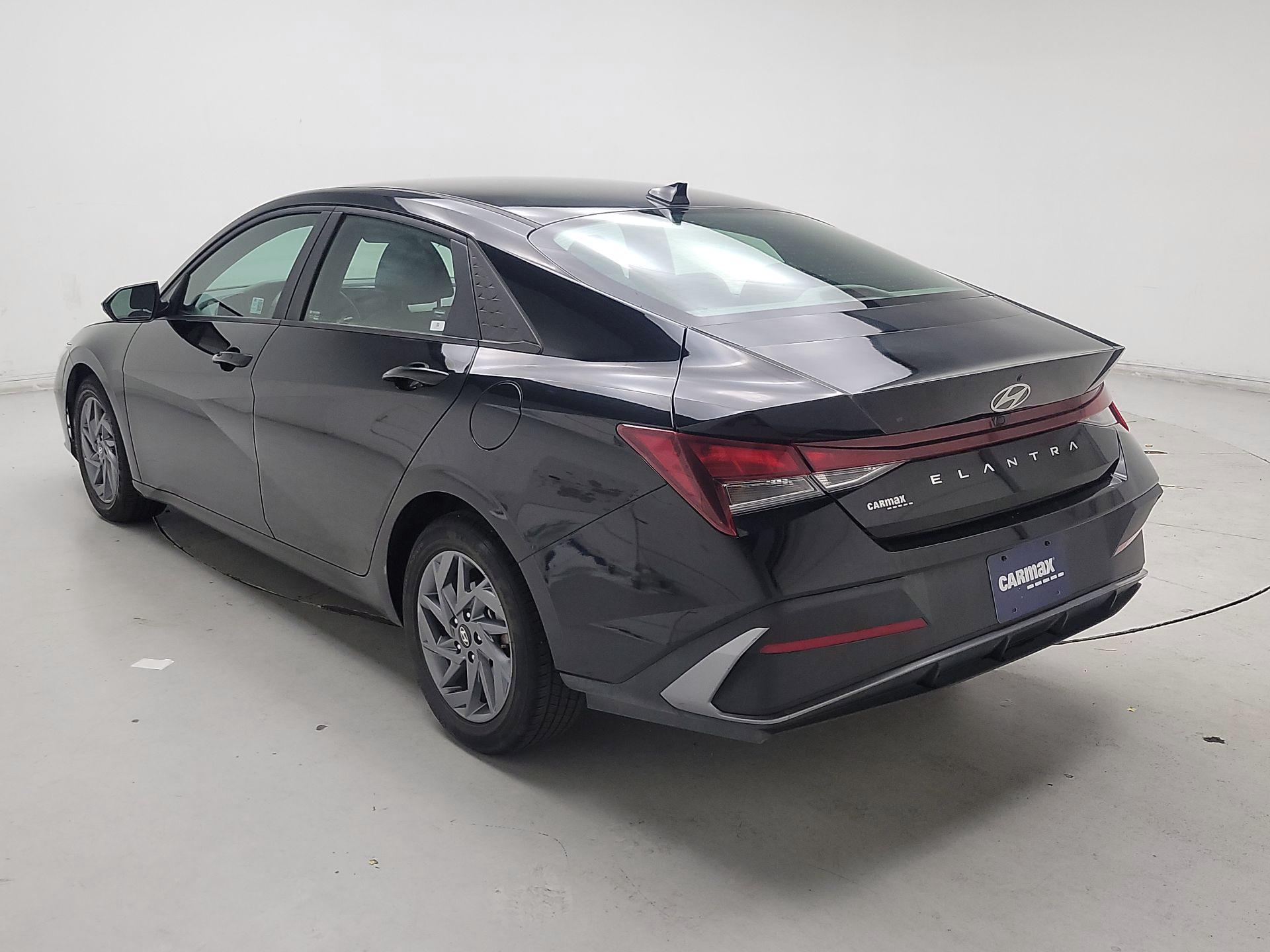 Thumbnail: 2024 Hyundai Elantra - 7