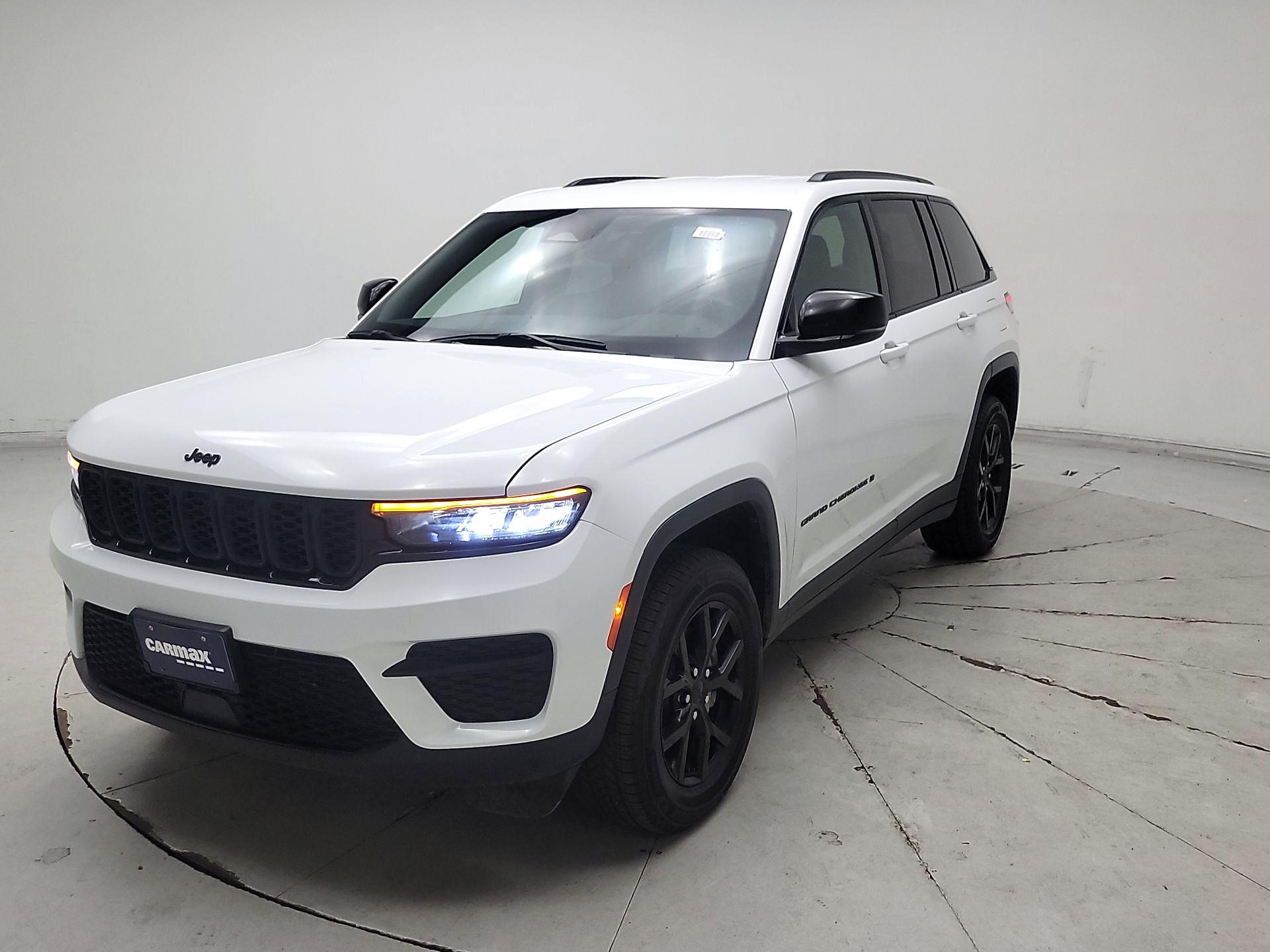 Thumbnail: 2024 Jeep Grand Cherokee - 3