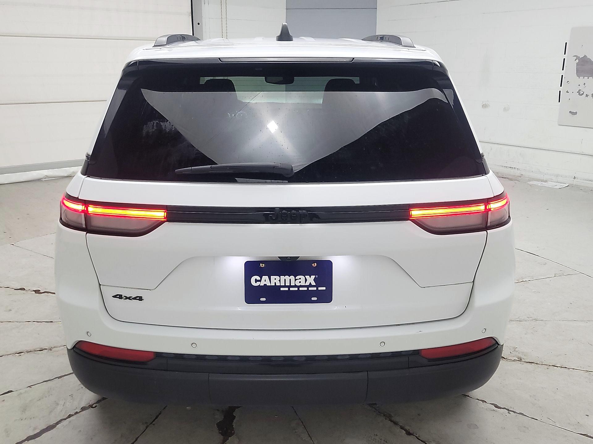 Thumbnail: 2024 Jeep Grand Cherokee - 6