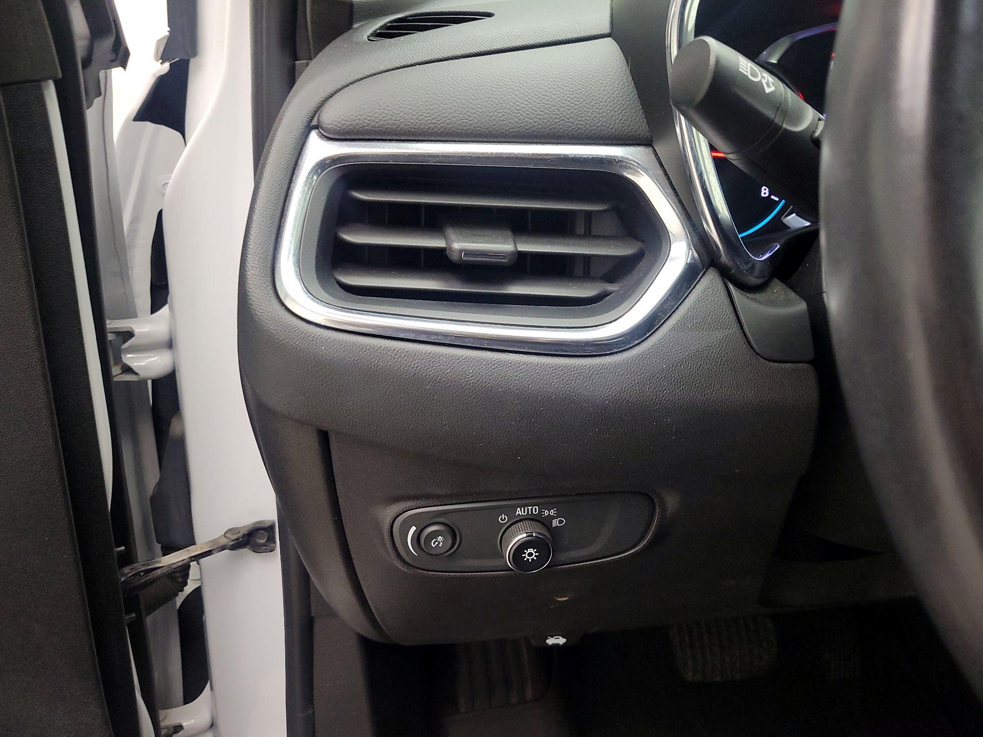 Thumbnail: 2022 Chevrolet Equinox - 11