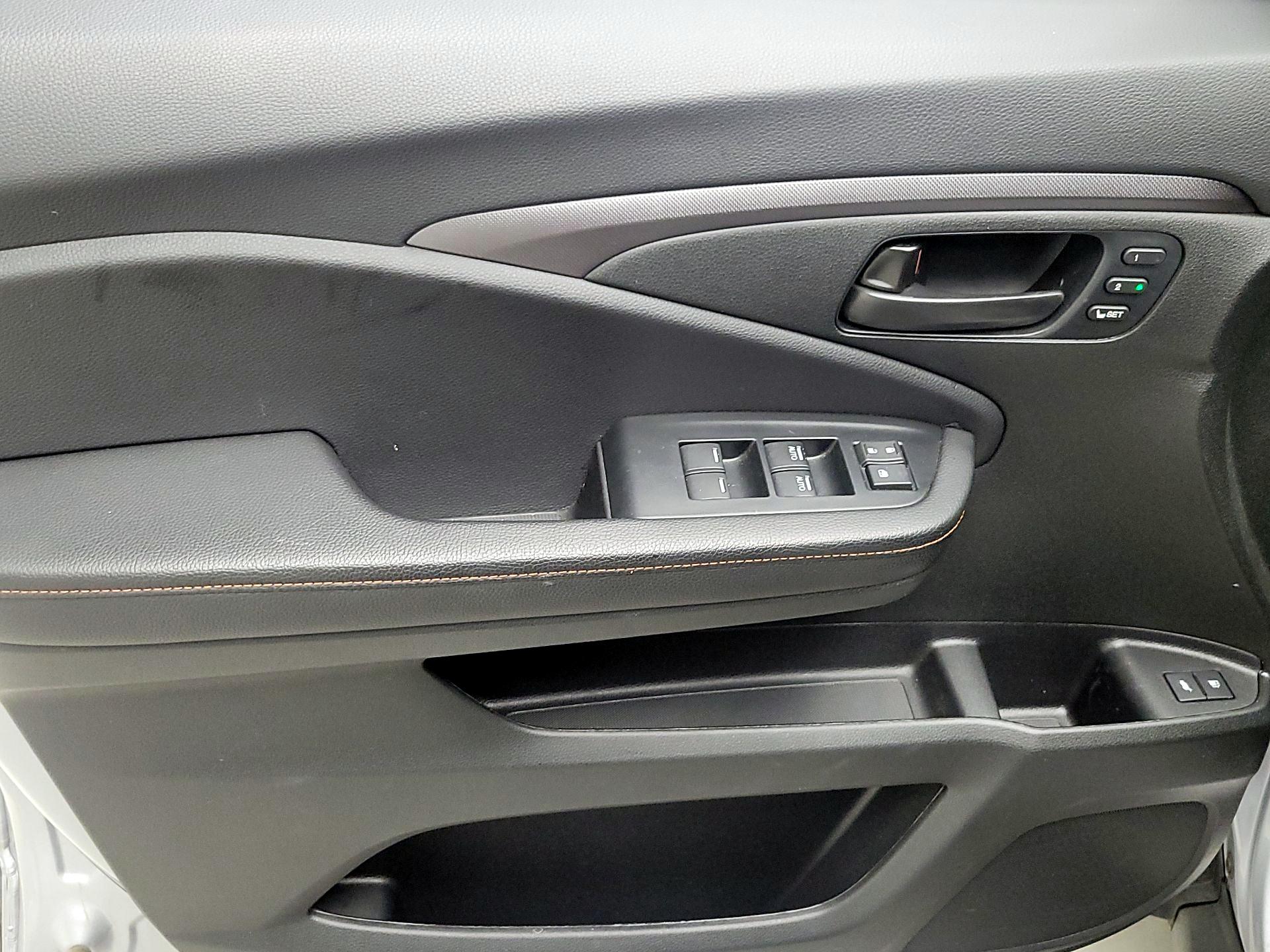 Thumbnail: 2022 Honda Passport - 10