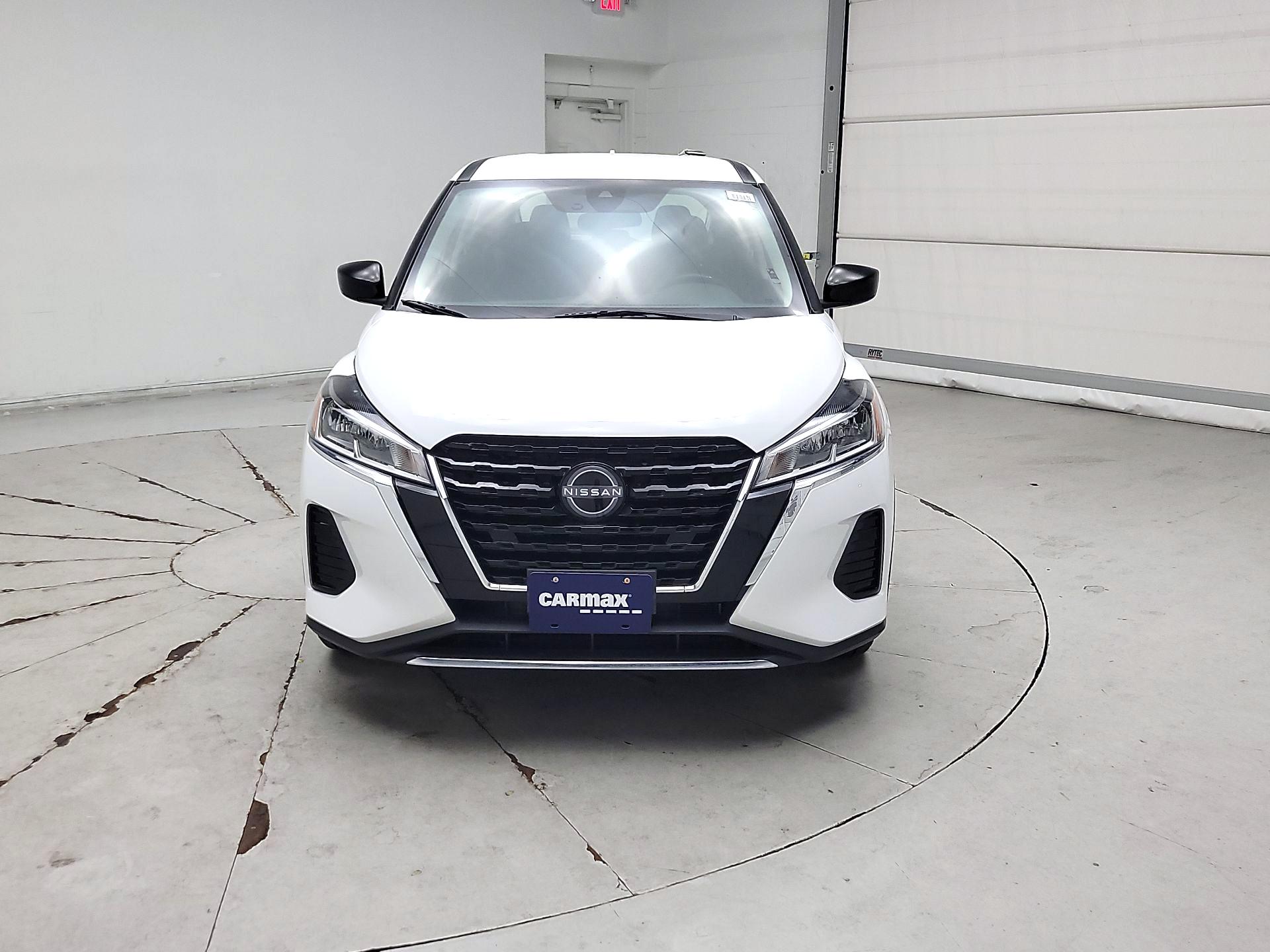 Thumbnail: 2023 Nissan Kicks - 2