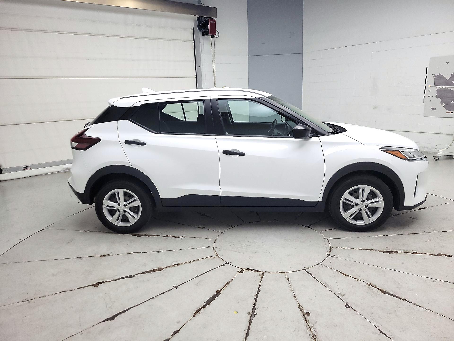 Thumbnail: 2023 Nissan Kicks - 4