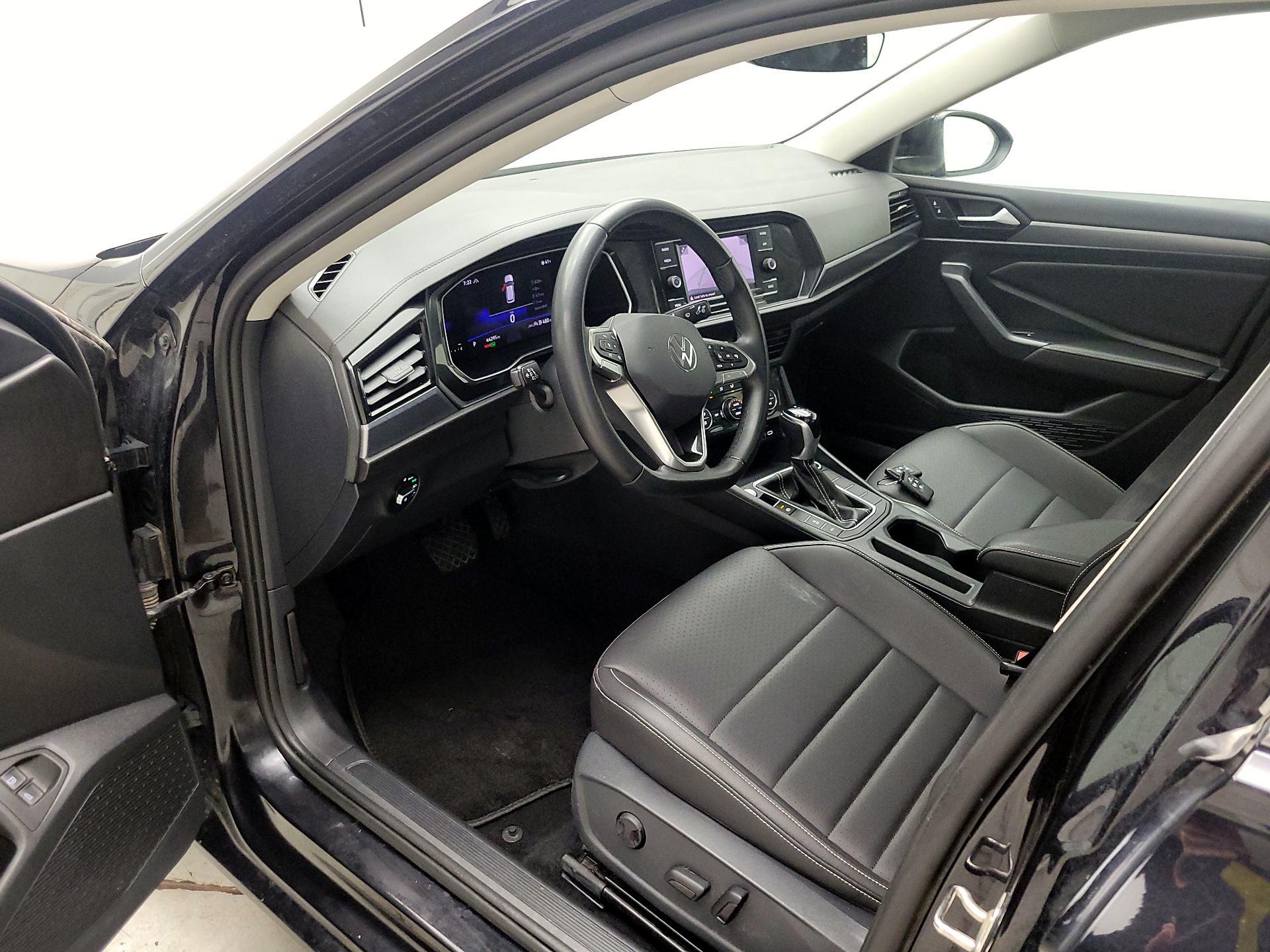 Thumbnail: 2024 Volkswagen Jetta - 9