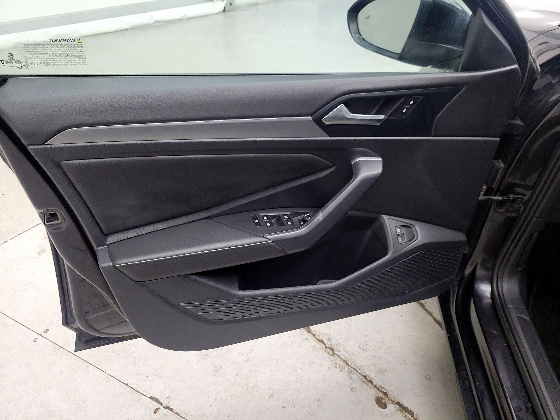 Thumbnail: 2024 Volkswagen Jetta - 10