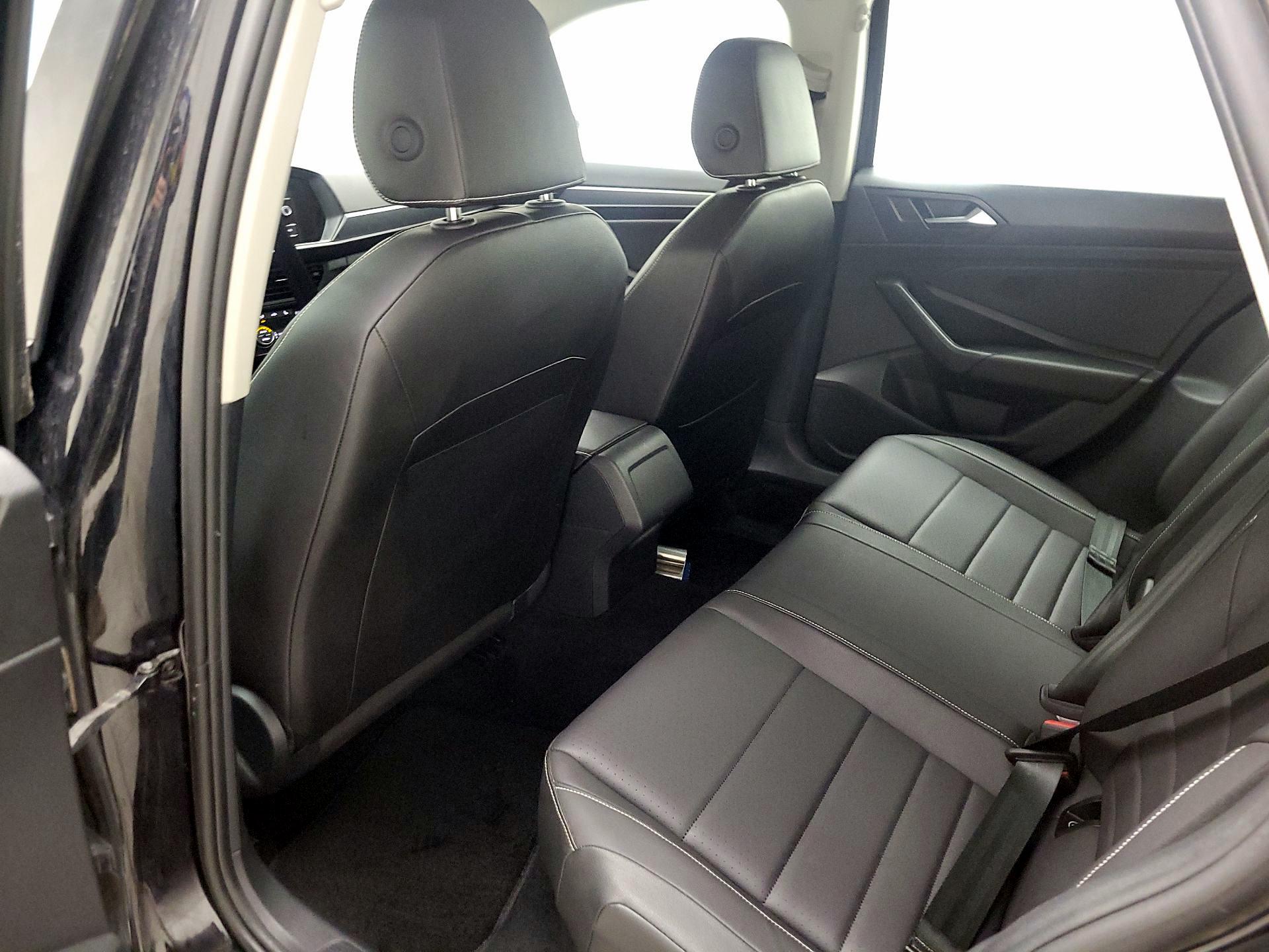 Thumbnail: 2024 Volkswagen Jetta - 17