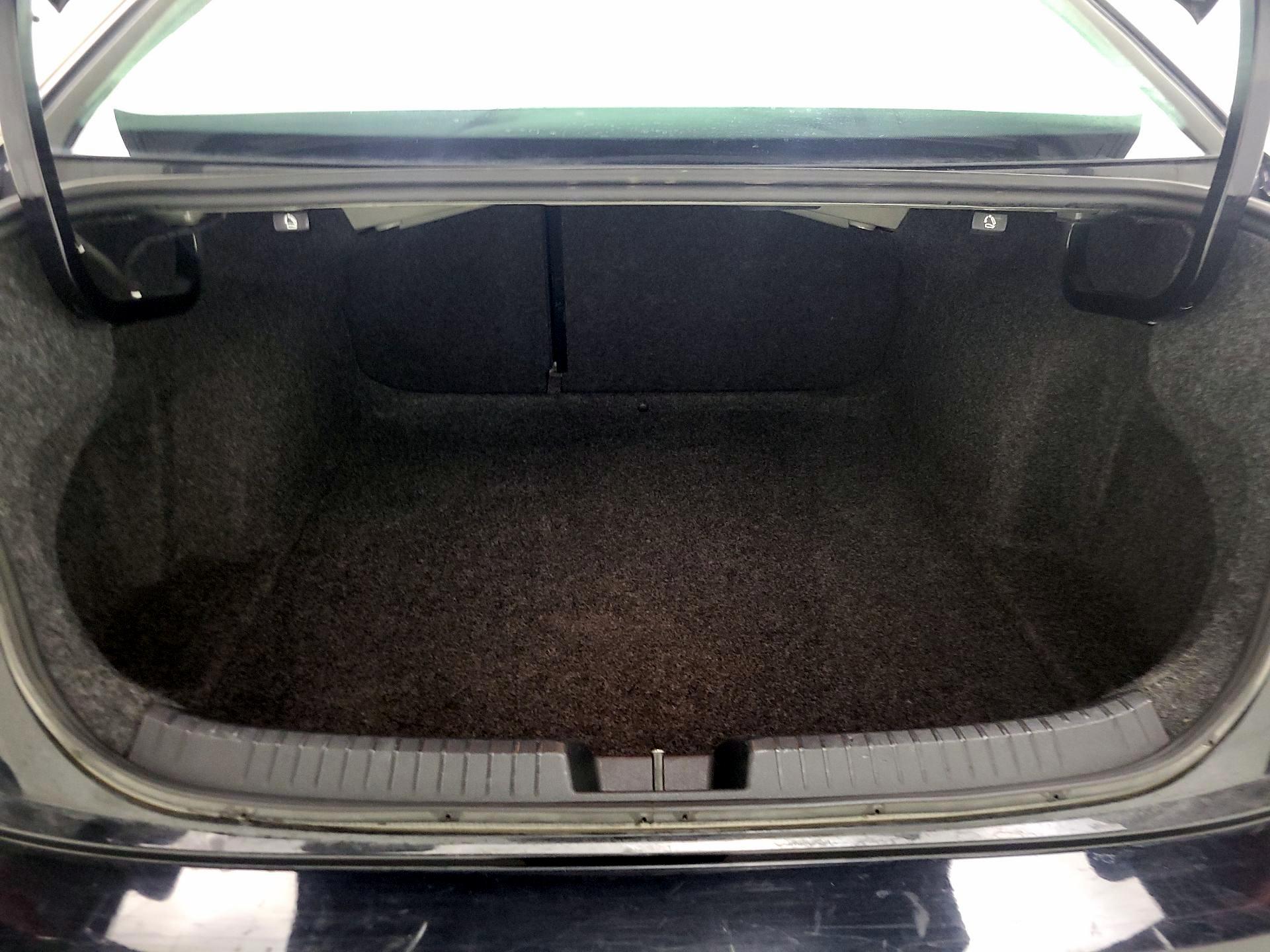 Thumbnail: 2024 Volkswagen Jetta - 18