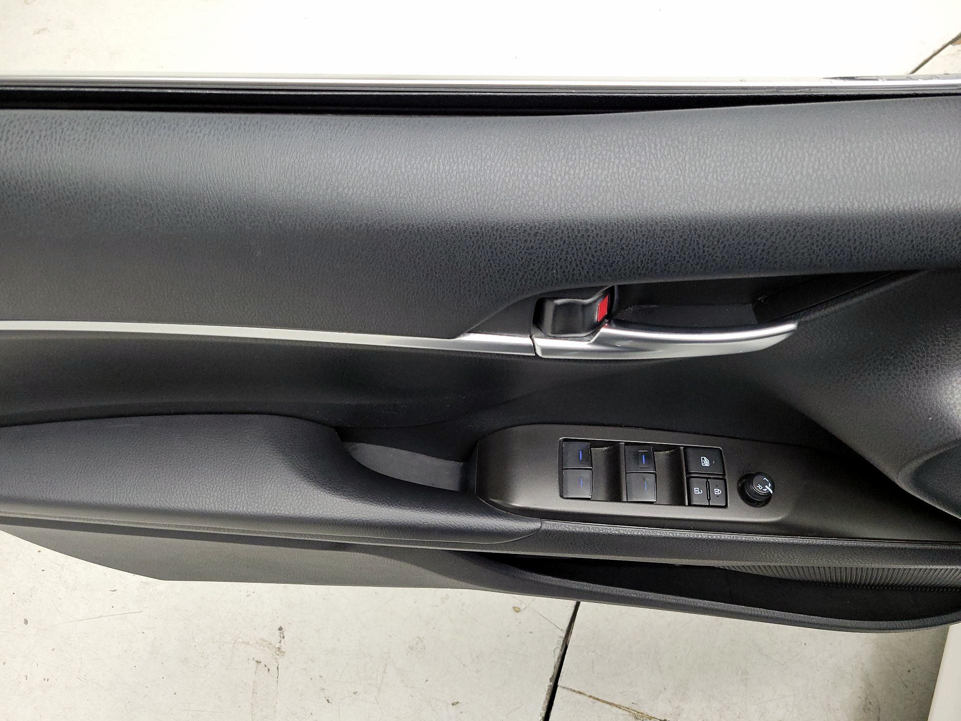 Thumbnail: 2023 Toyota Camry - 10