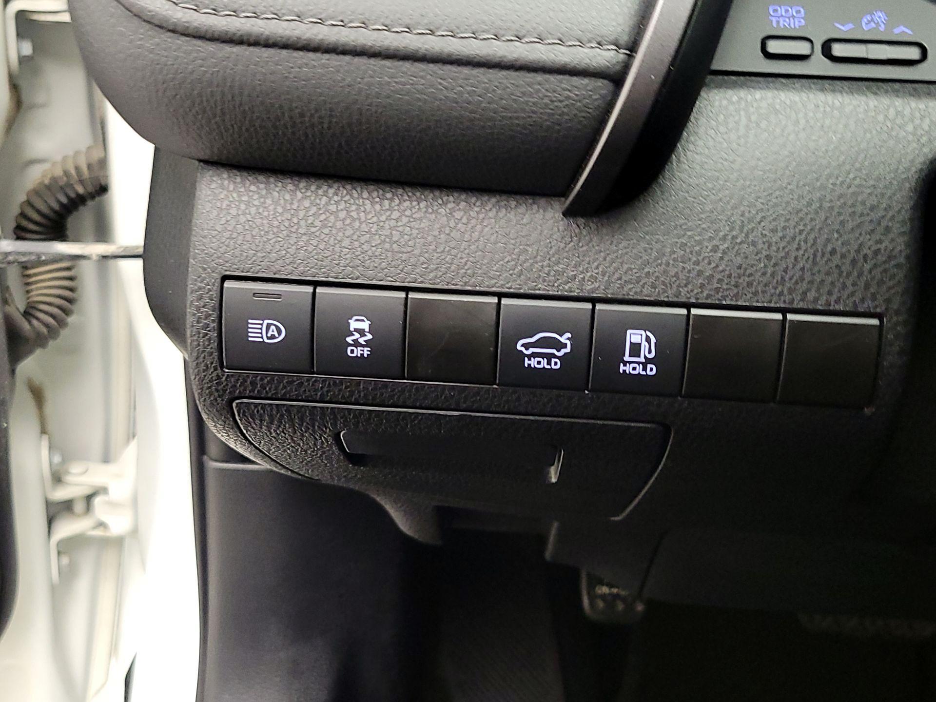 Thumbnail: 2023 Toyota Camry - 11