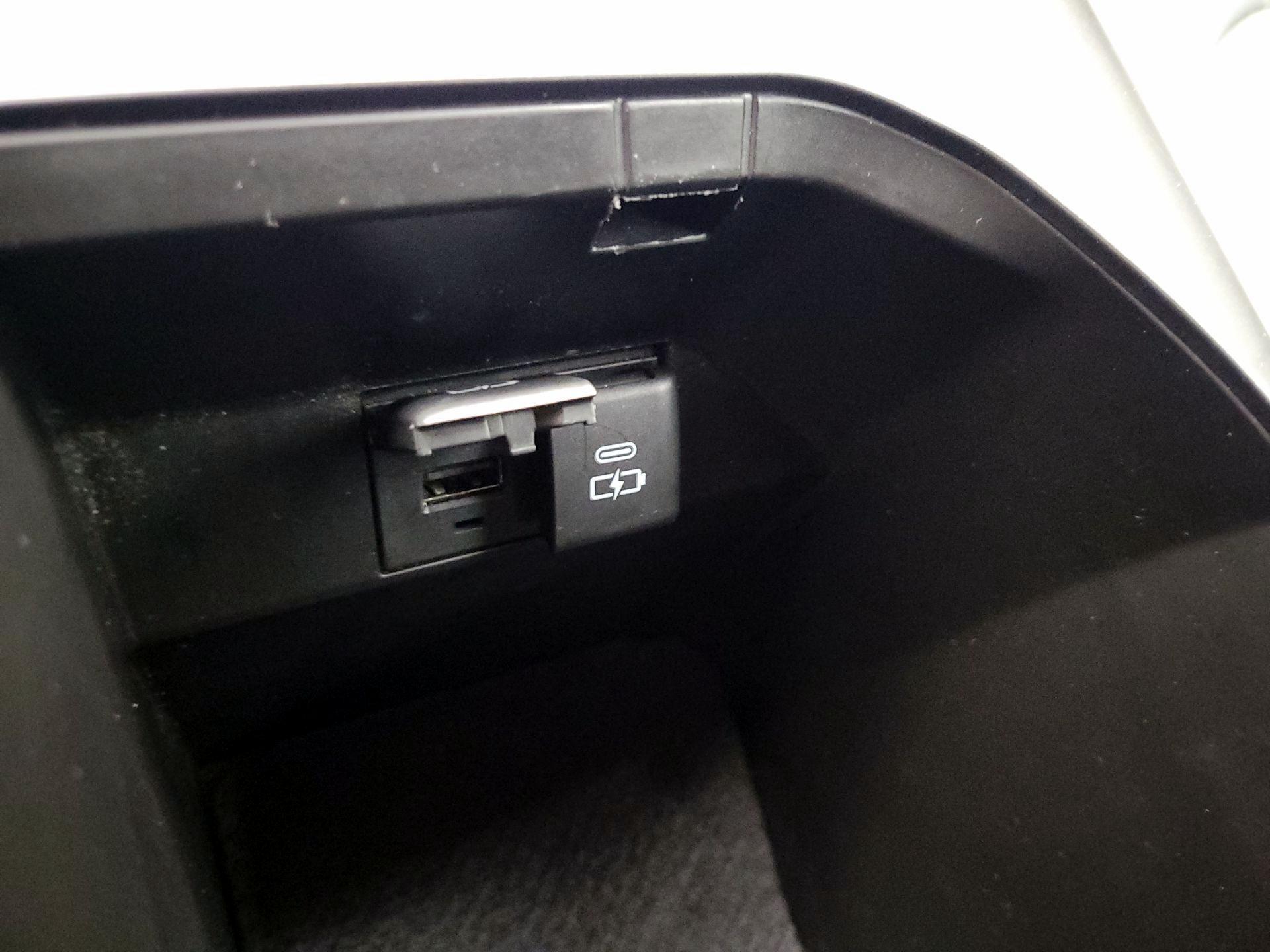 Thumbnail: 2023 Toyota Camry - 17