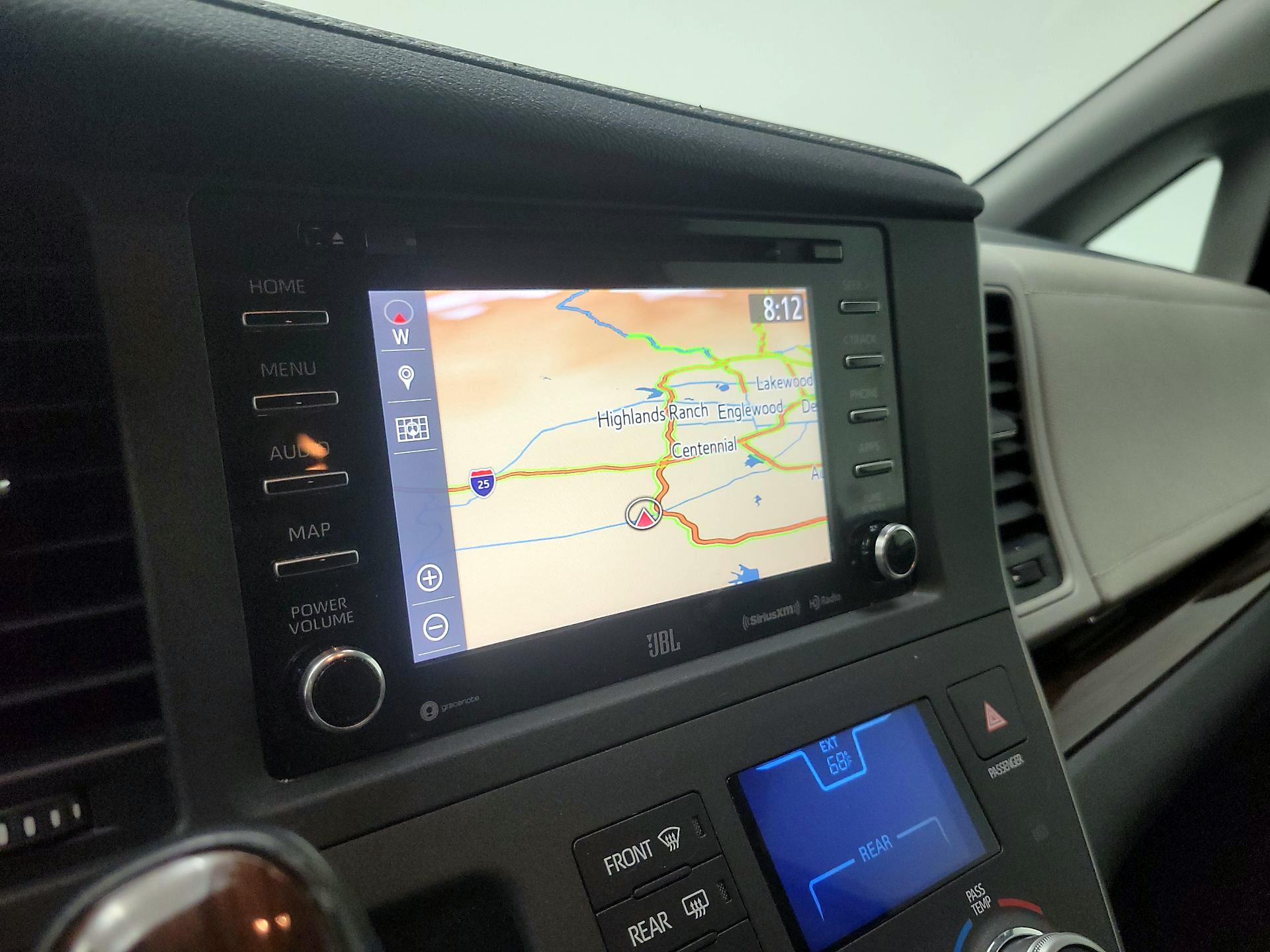 Thumbnail: 2020 Toyota Sienna - 14