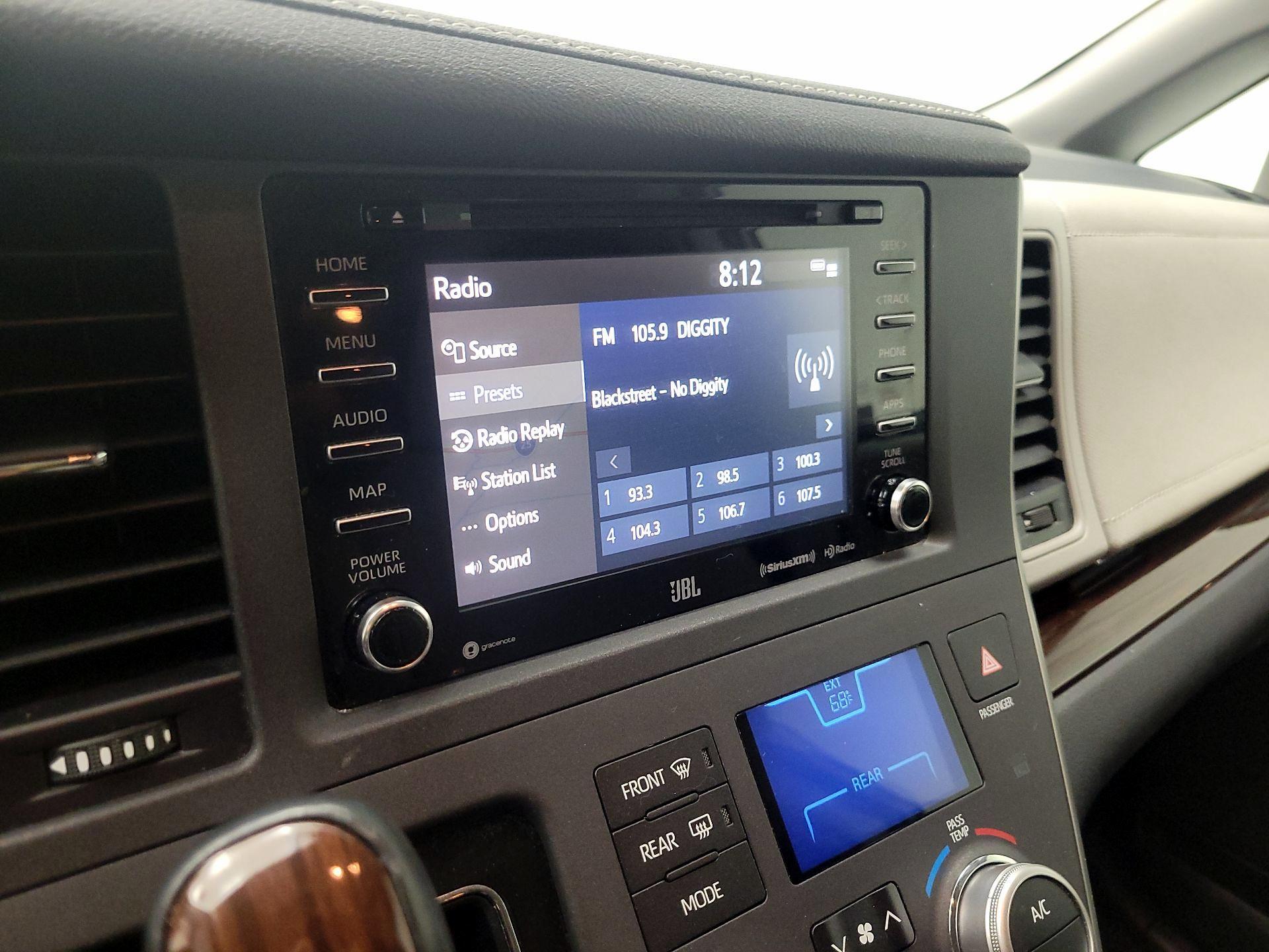 Thumbnail: 2020 Toyota Sienna - 16