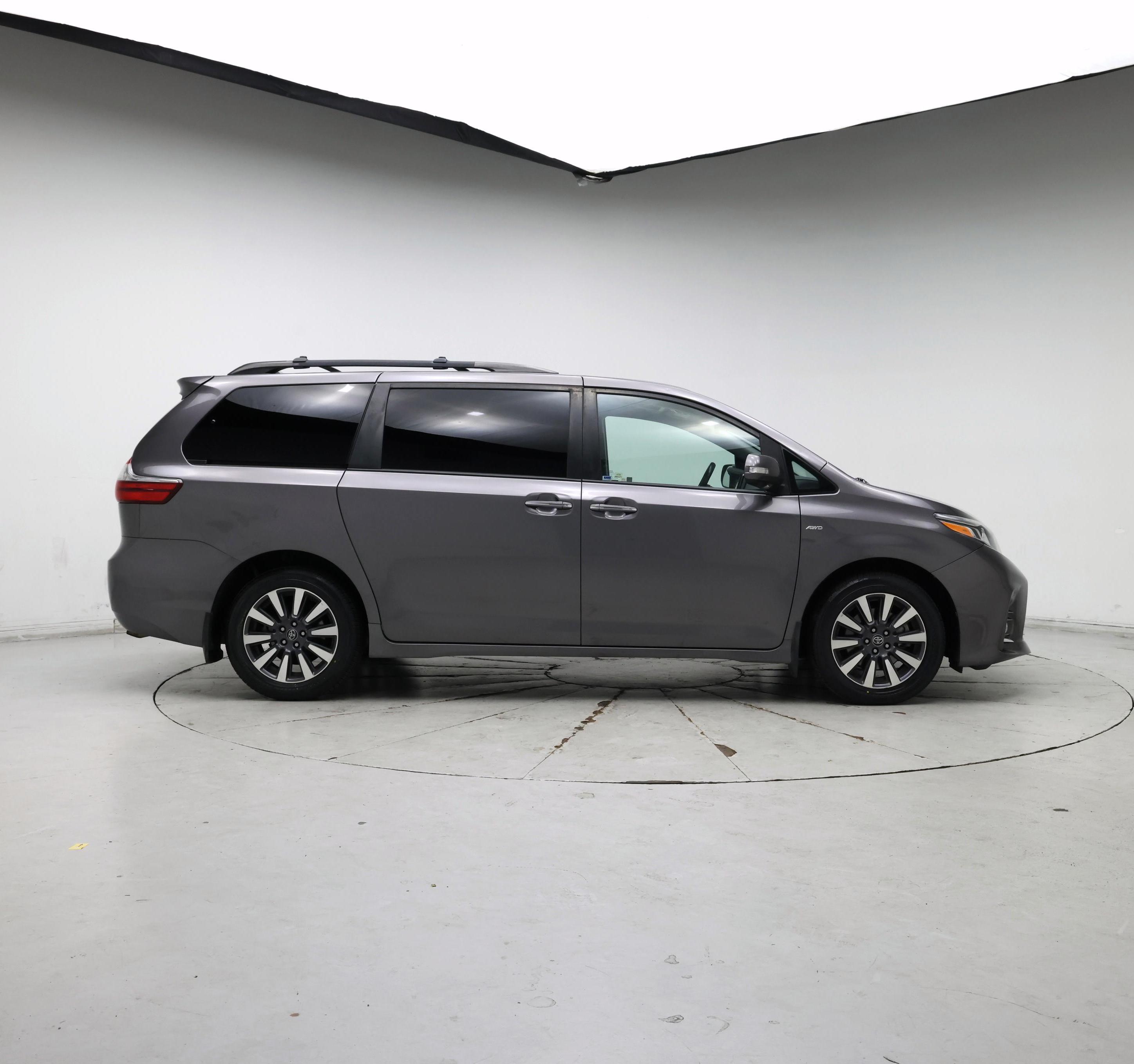 Thumbnail: 2020 Toyota Sienna - 7