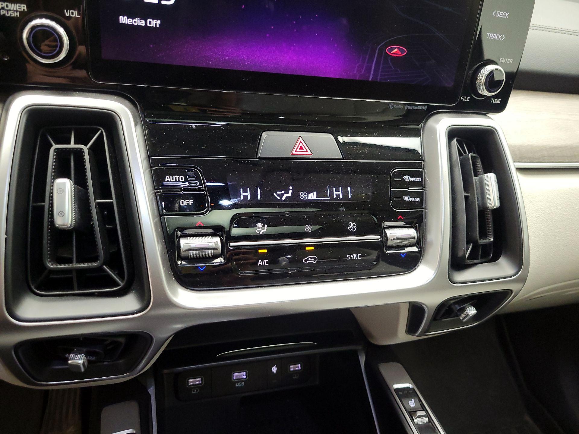 Thumbnail: 2022 Kia Sorento - 15