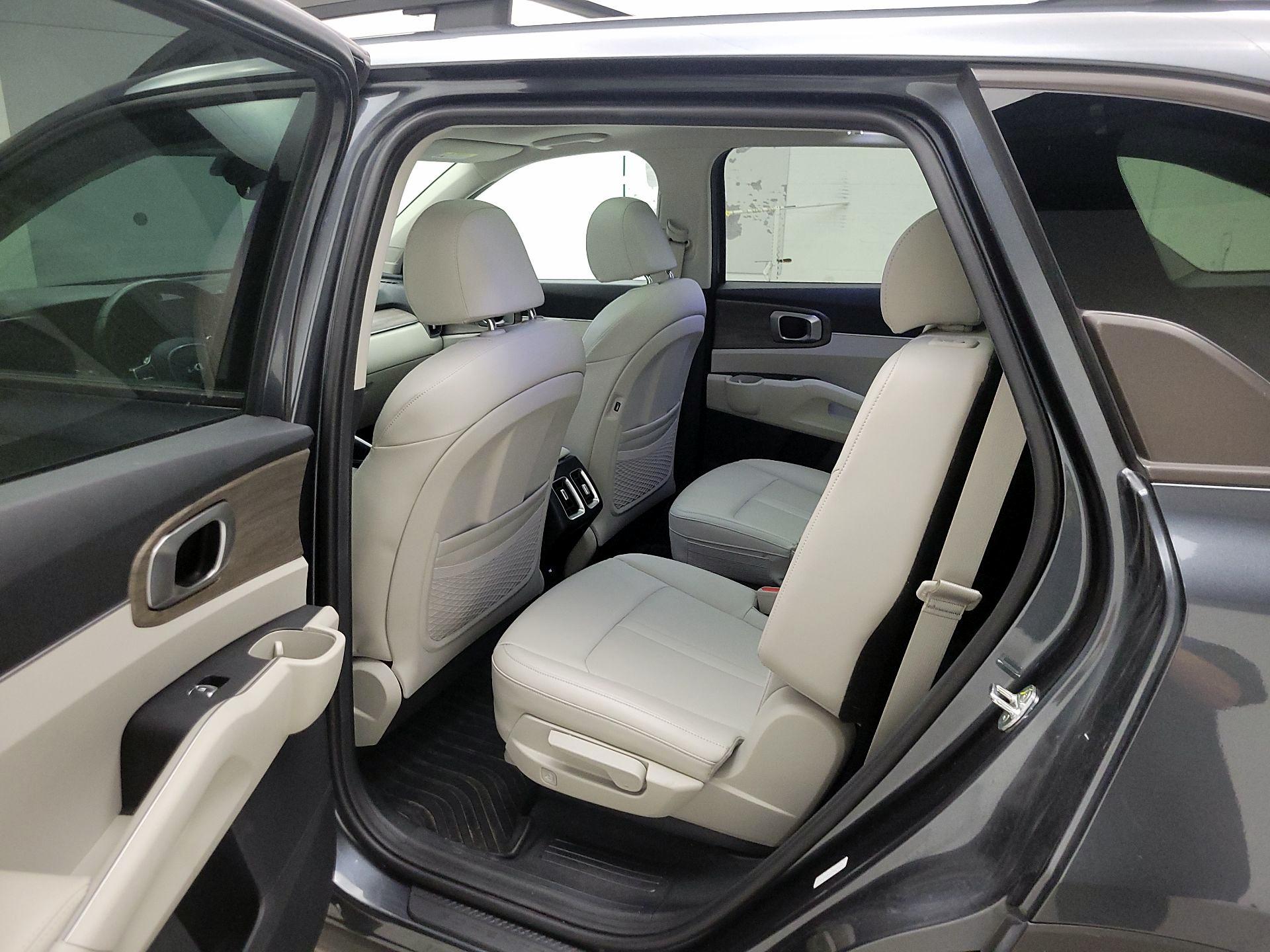 Thumbnail: 2022 Kia Sorento - 19