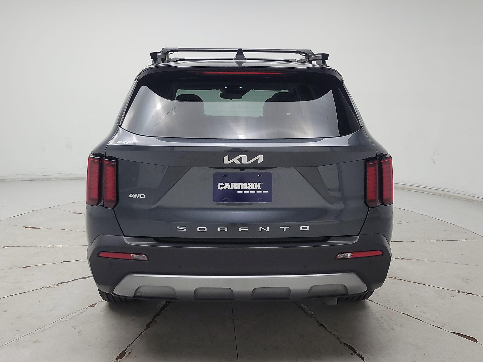 Thumbnail: 2022 Kia Sorento - 6