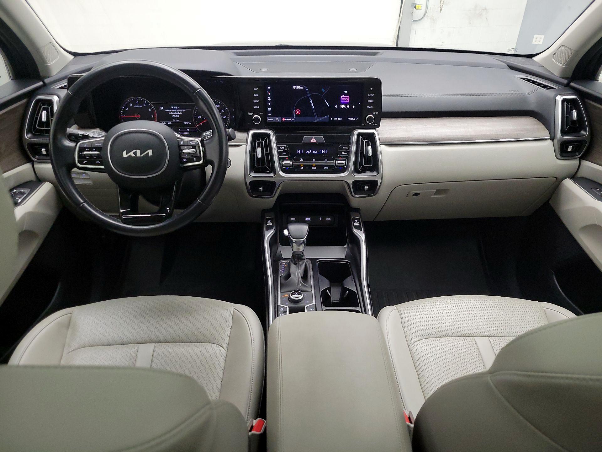 Thumbnail: 2022 Kia Sorento - 8