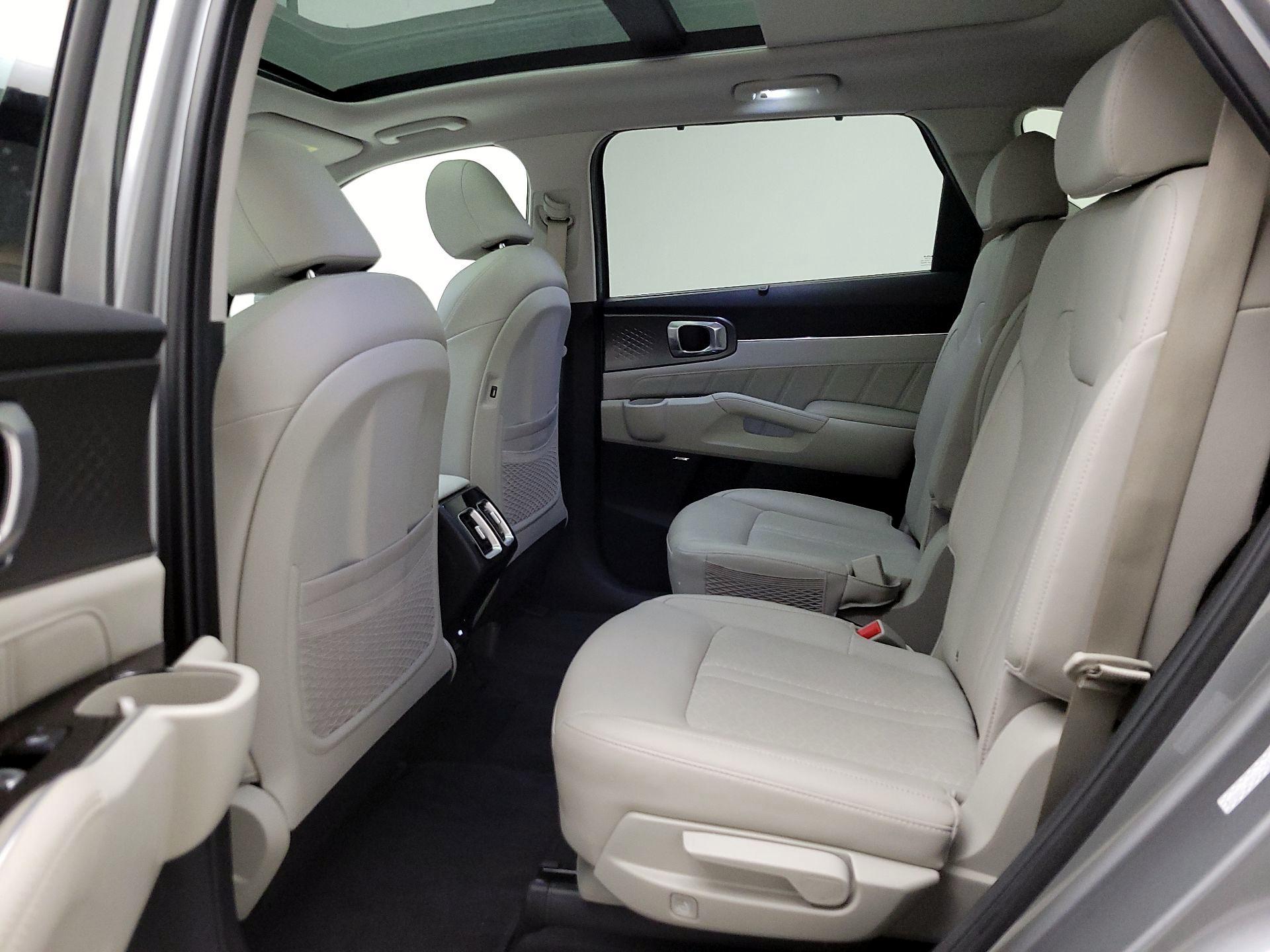 Thumbnail: 2023 Kia Sorento - 19