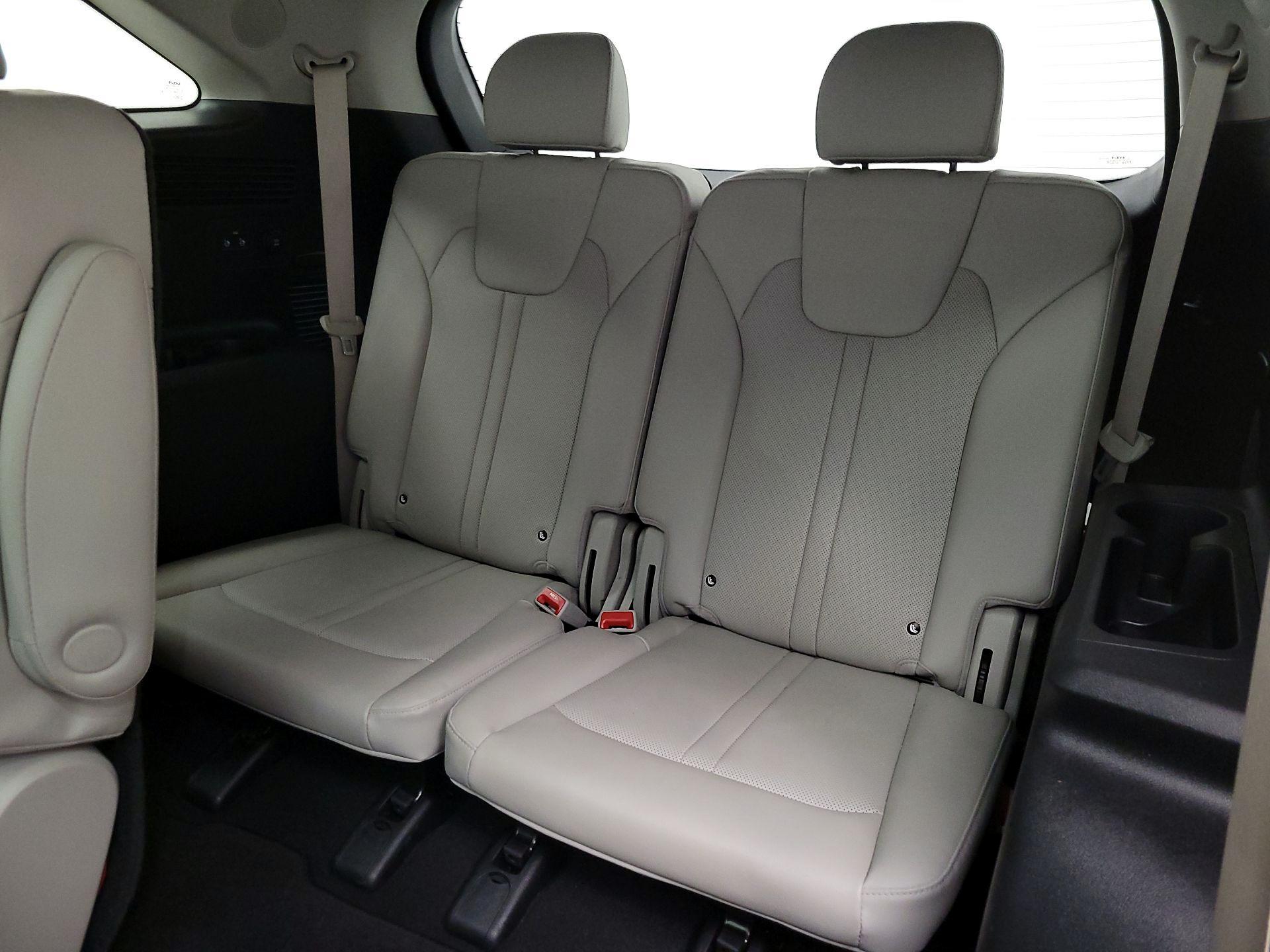 Thumbnail: 2023 Kia Sorento - 20