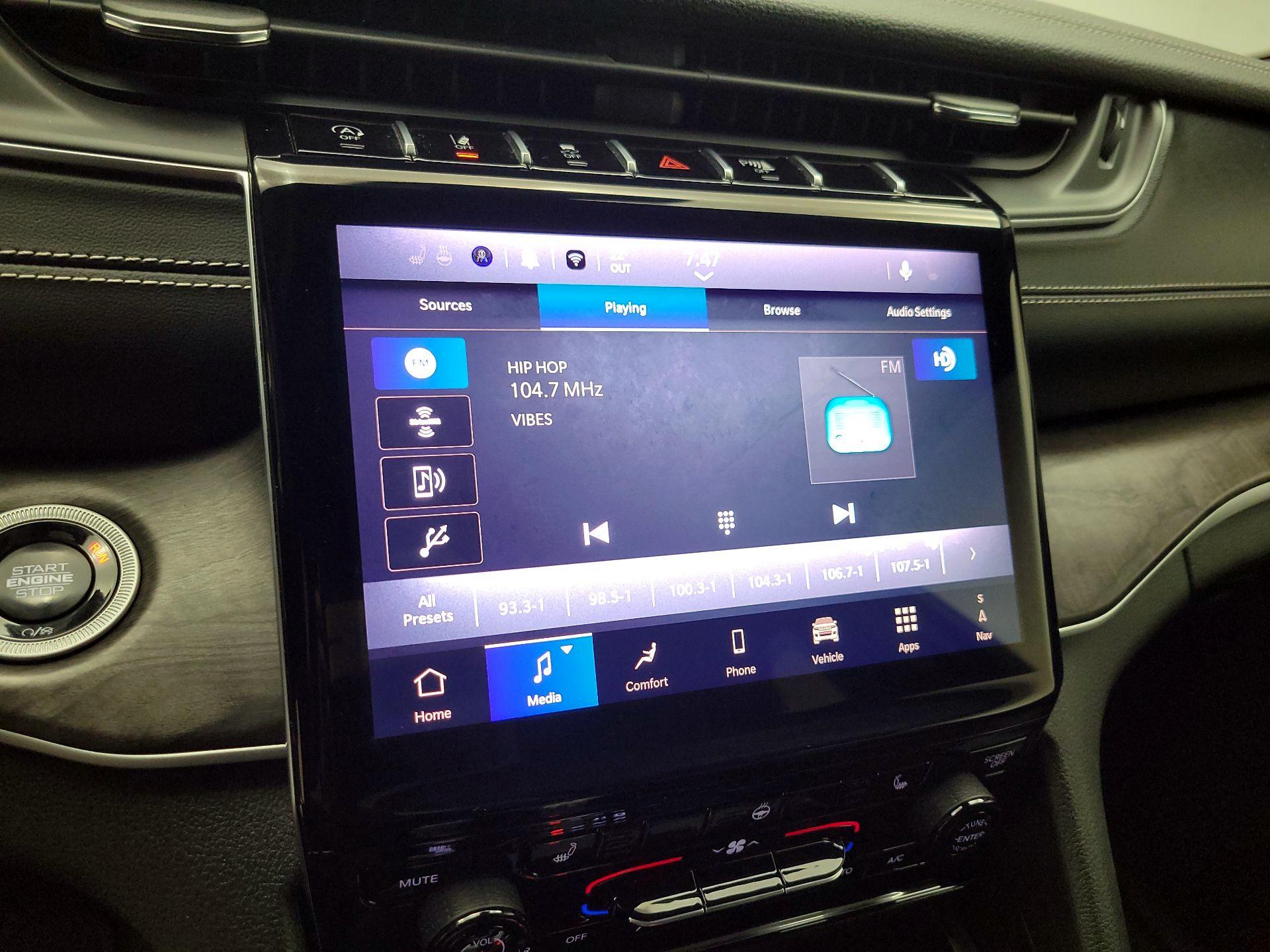 Thumbnail: 2024 Jeep Grand Cherokee - 14