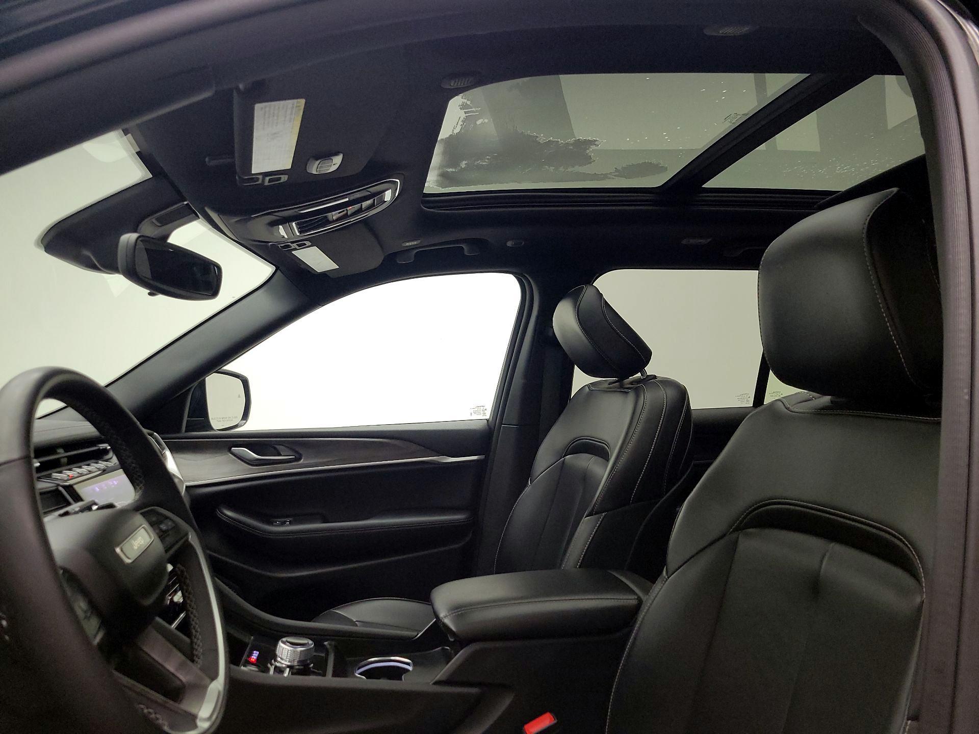 Thumbnail: 2024 Jeep Grand Cherokee - 18