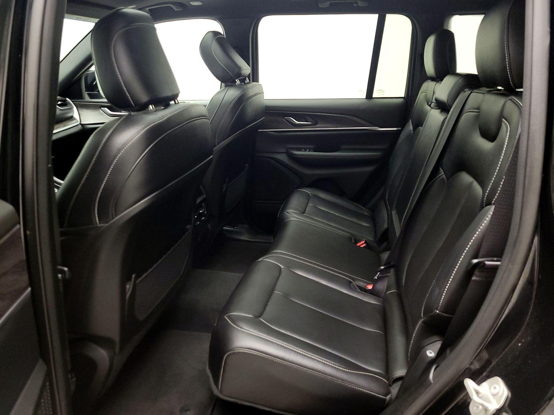 Thumbnail: 2024 Jeep Grand Cherokee - 19