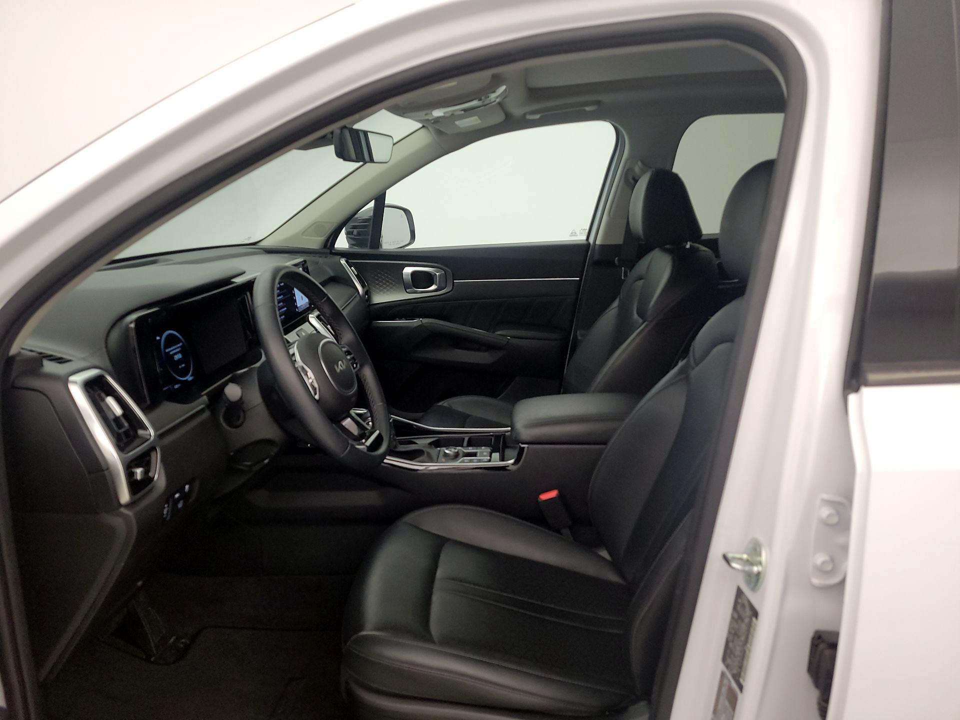 Thumbnail: 2023 Kia Sorento - 11