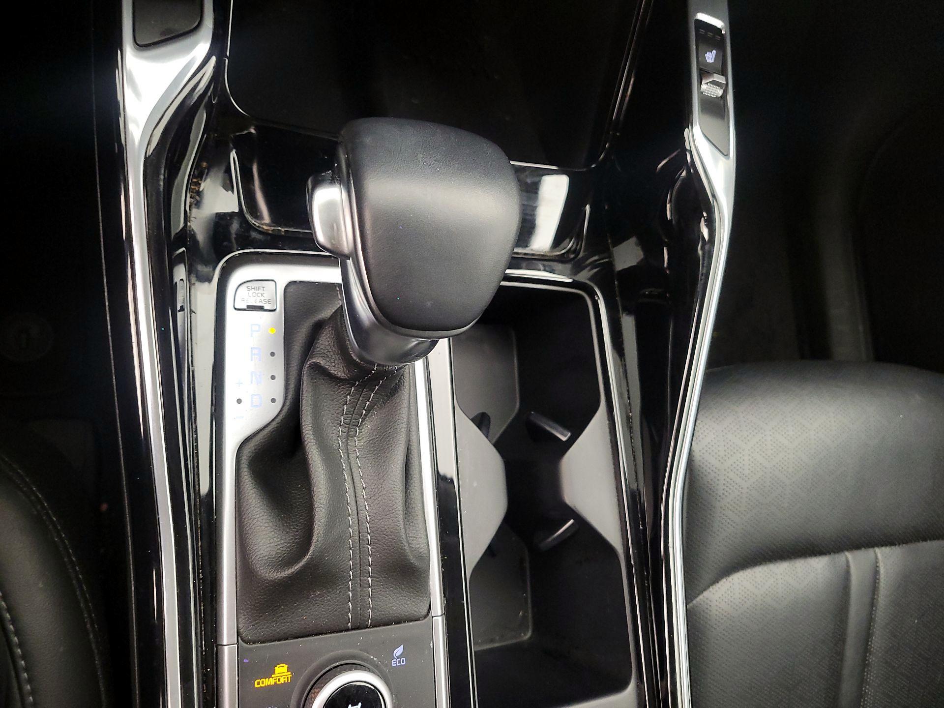 Thumbnail: 2023 Kia Sorento - 17