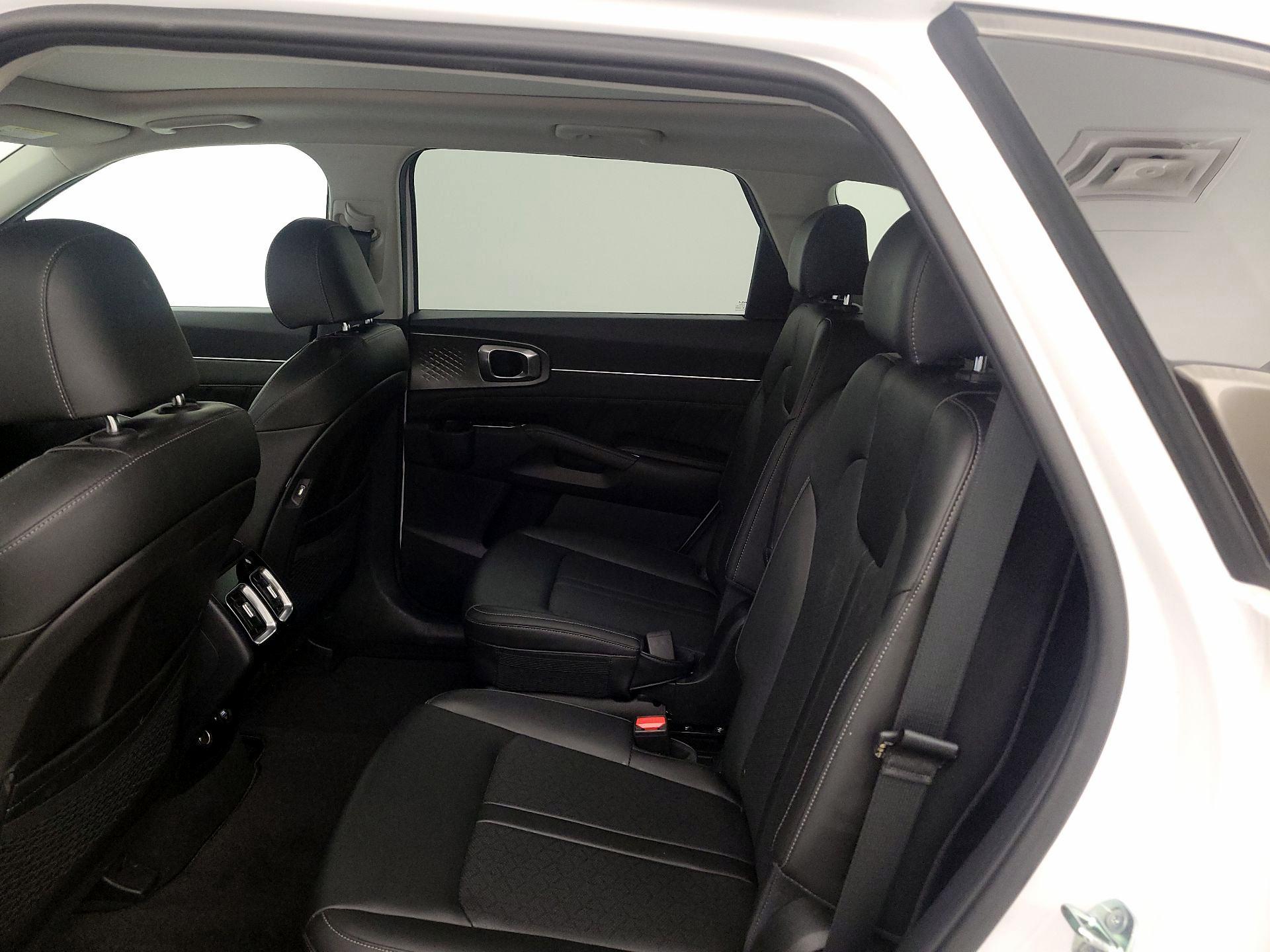 Thumbnail: 2023 Kia Sorento - 19